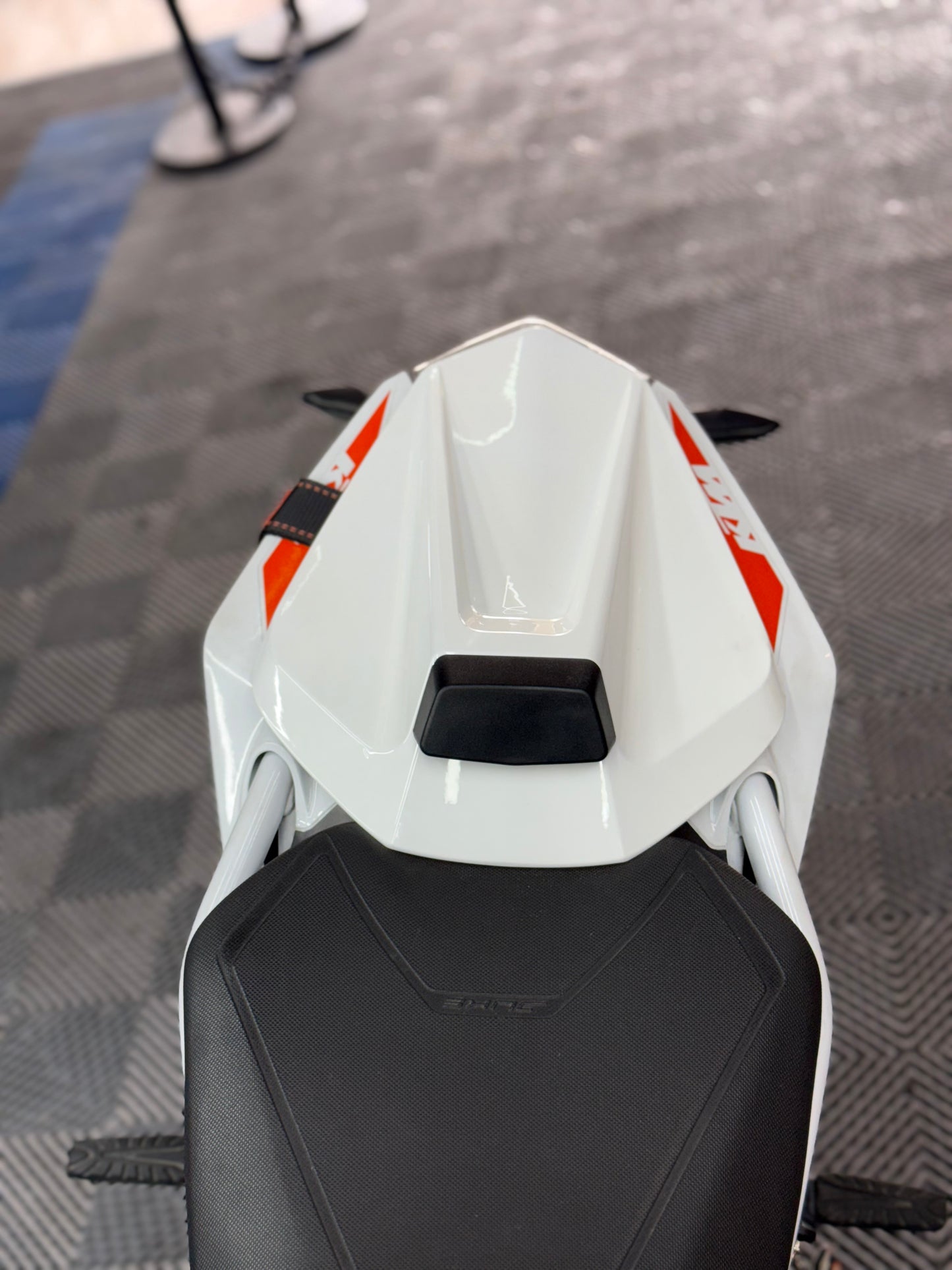 SOLO SEAT KTM DUKE 200-250-390NG