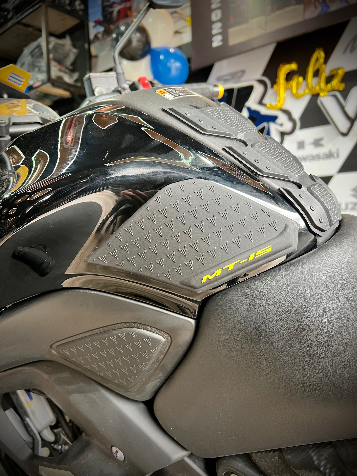 STOMP GRIPS 7D YAMAHA MT15