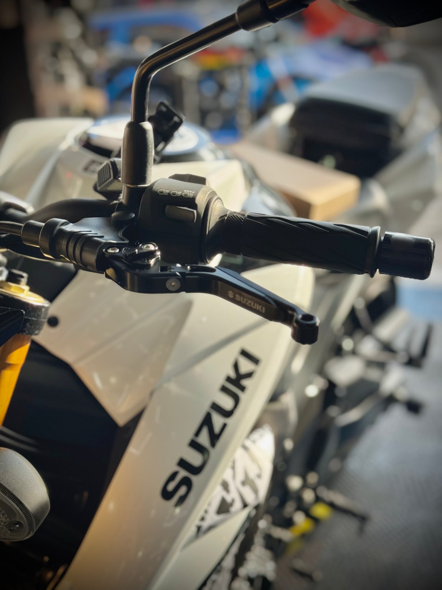 MANIGUETAS ABATIBLES SUZUKI GSXS750