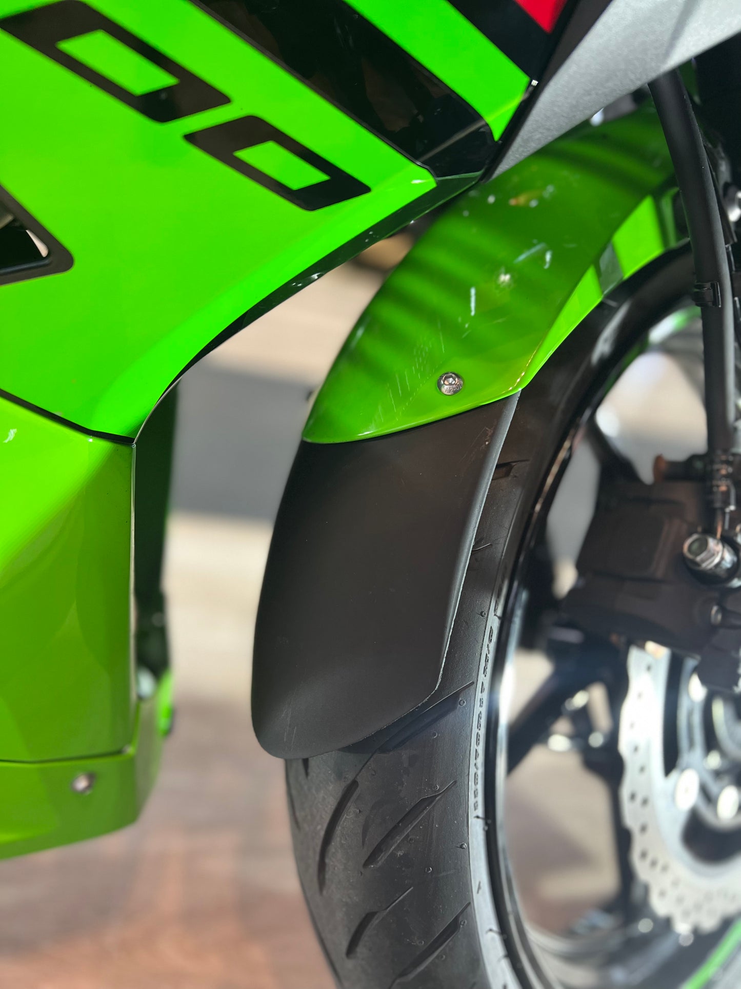 EXTENSOR DE GUARDABARRO DELANTERO KAWASAKI NINJA400