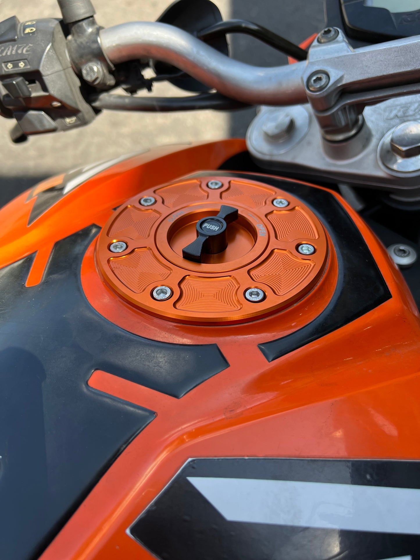 TAPA DEPOSITO GASOLINA KTM