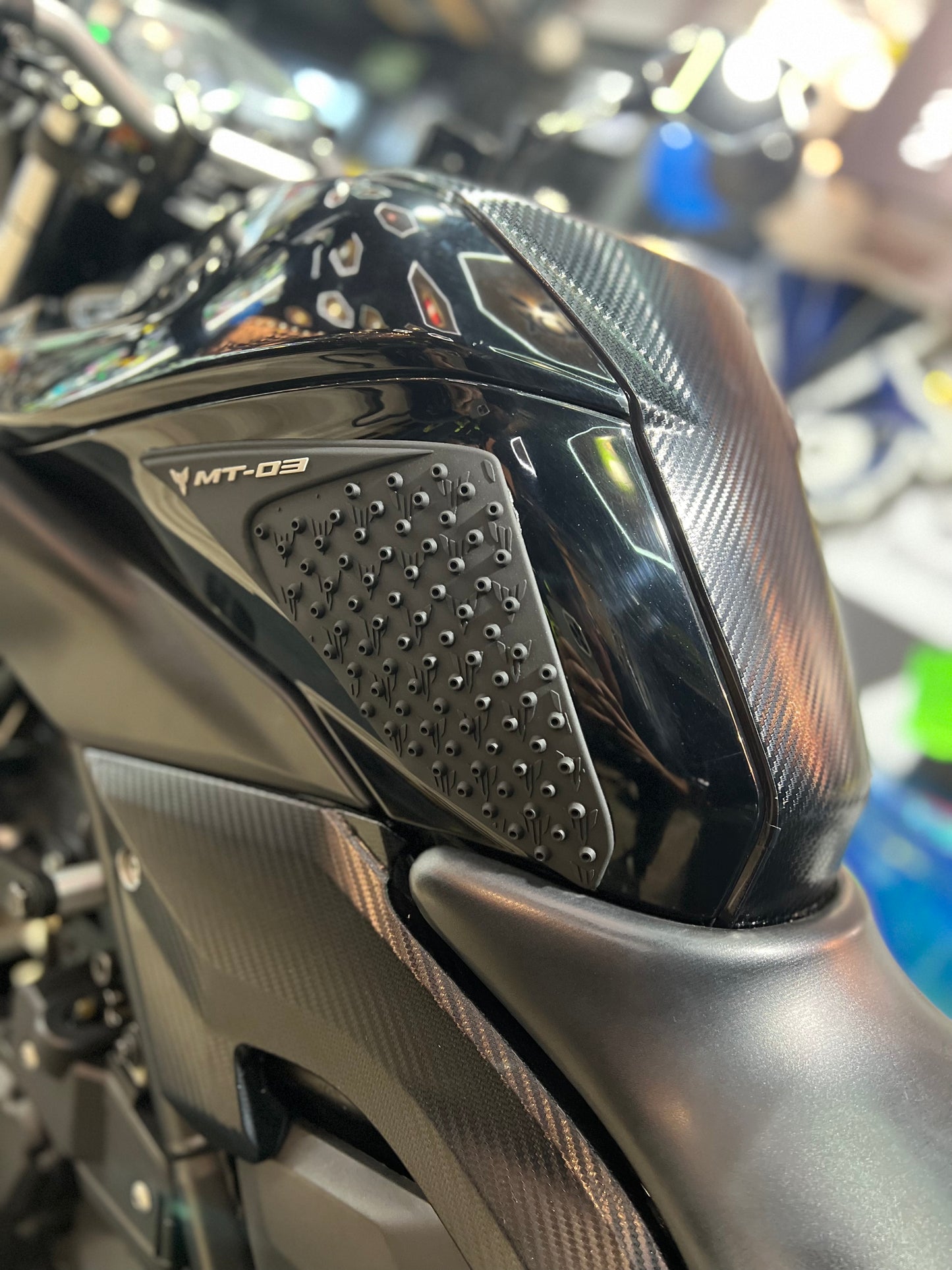 PROTECTORES DE TANQUE STOMP GRIPS YAMAHA MT03