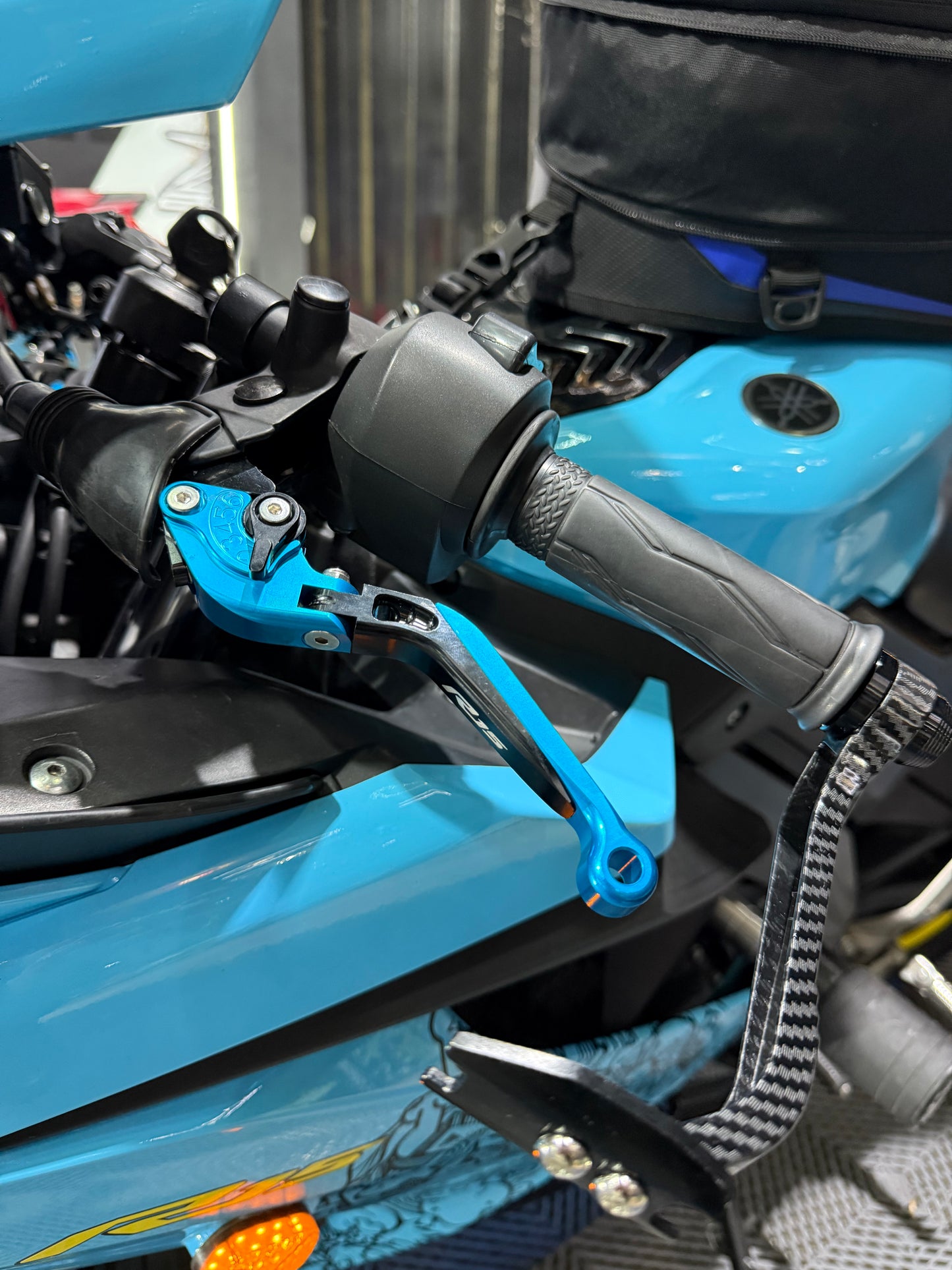 MANIGUETAS ABATIBLES YAMAHA R15V4