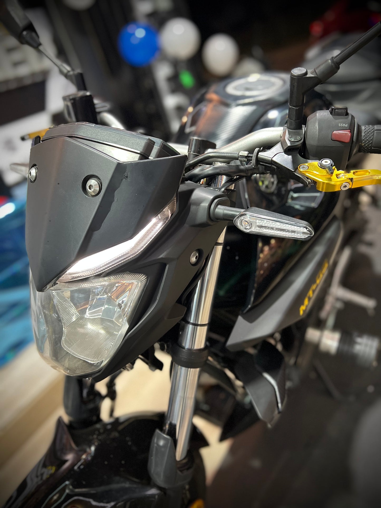 DIRECCIONALES NUEVA GENERACIÓN YAMAHA MT03