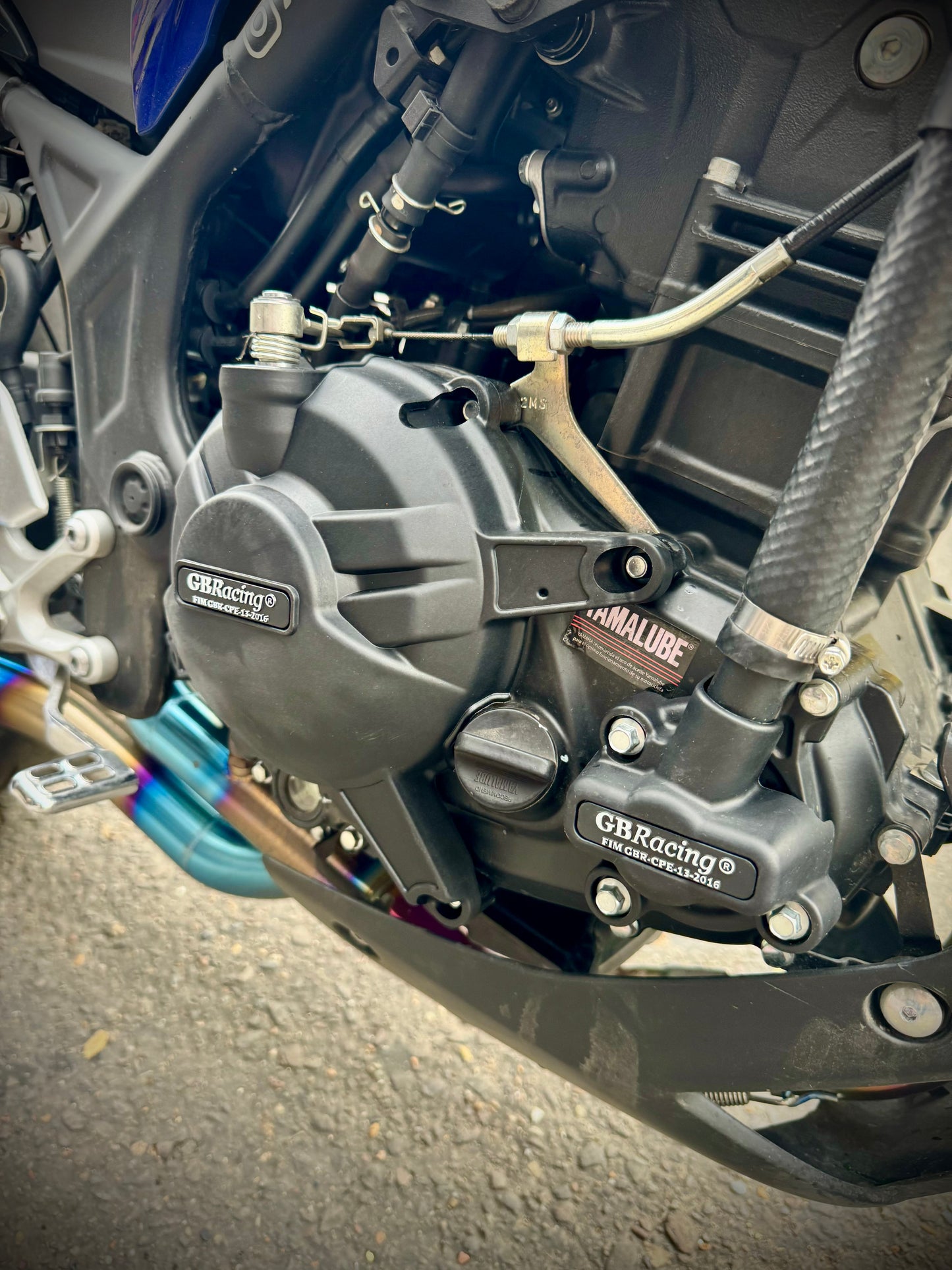 SLIDERS CUBIERTA DE MOTOR YAMAHA R3-M03