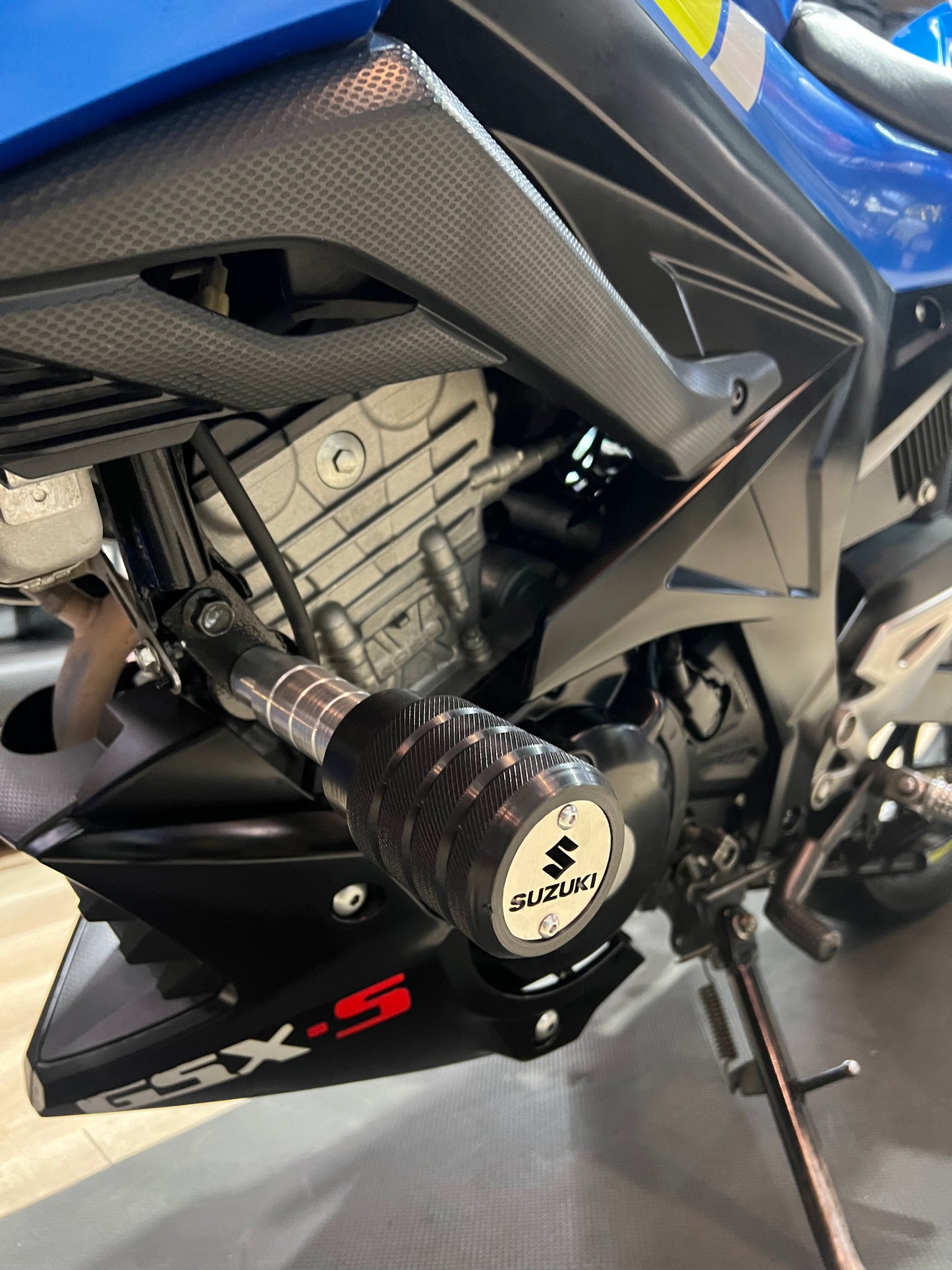 SLIDERS SUZUKI GSXS 150