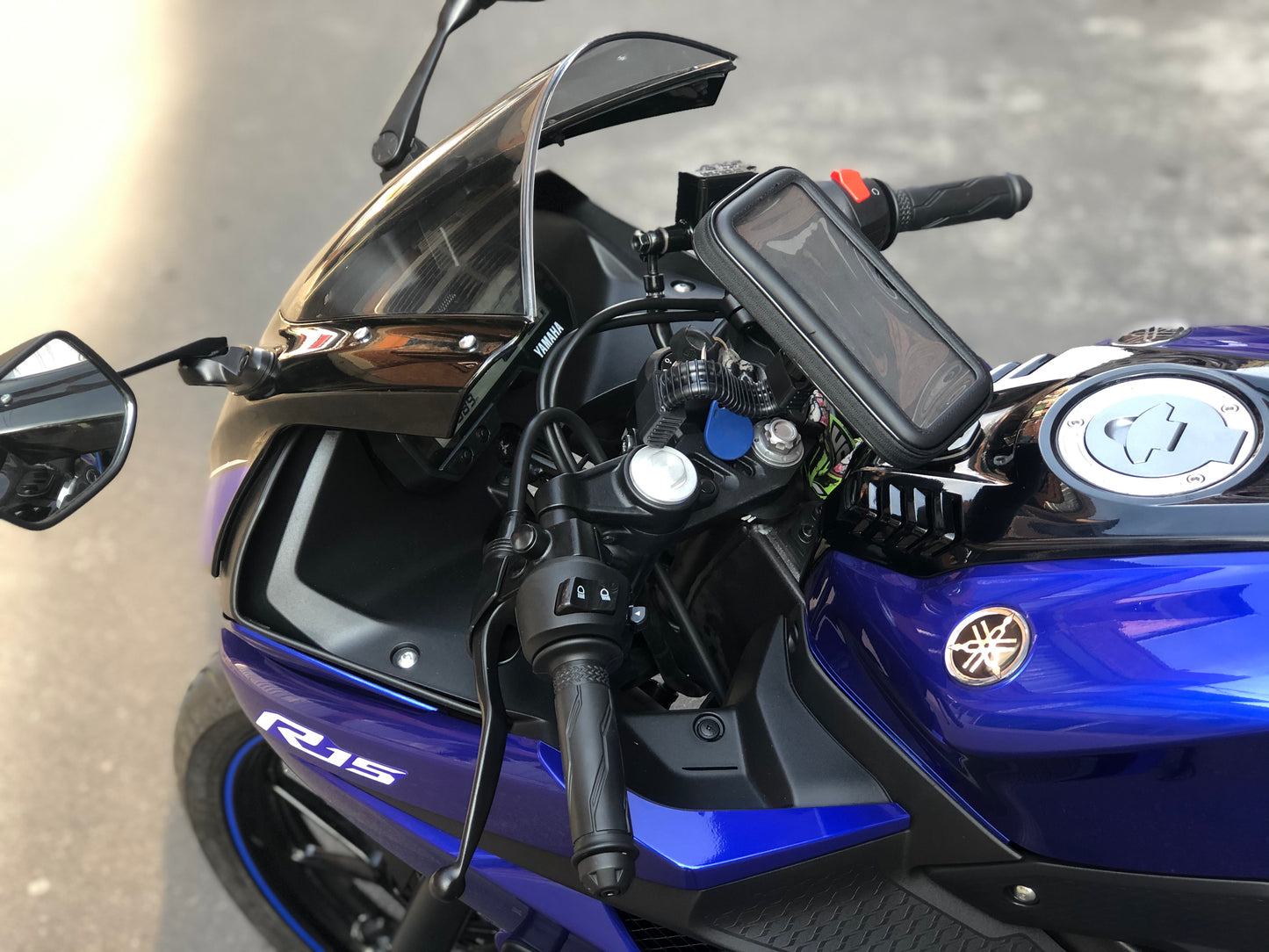 SOPORTE CELULAR YAMAHA R15V3