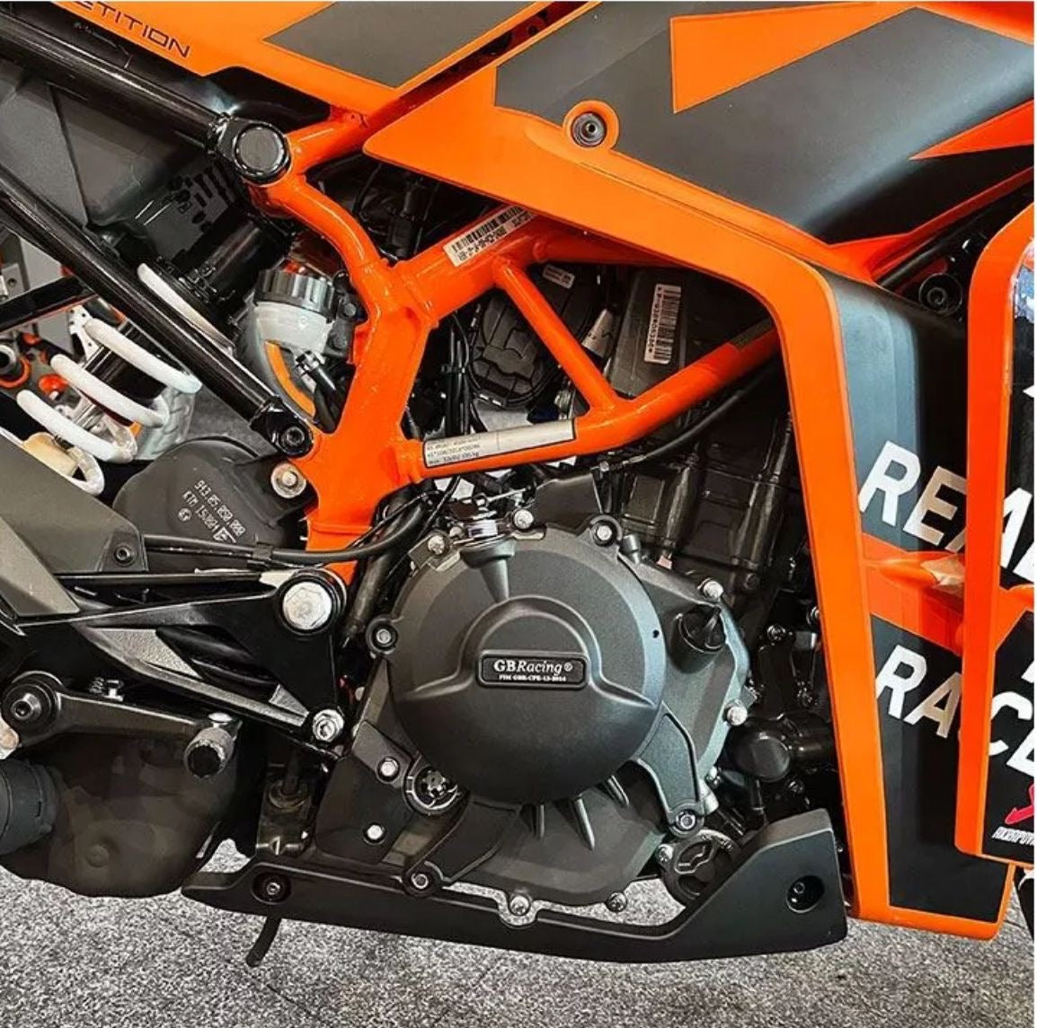 SLIDERS CUBIERTA DE MOTOR KTM DUKE 390 2016-2023