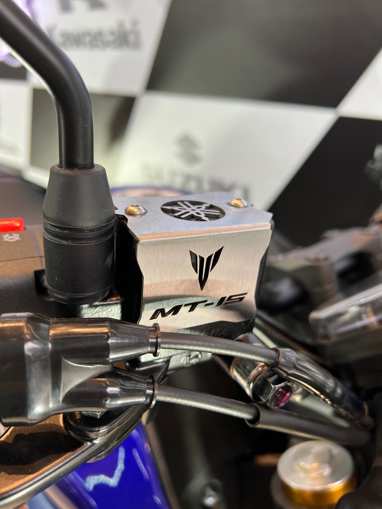 PROTECTOR BOMBA FRENÓ DELANTERO YAMAHA MT15