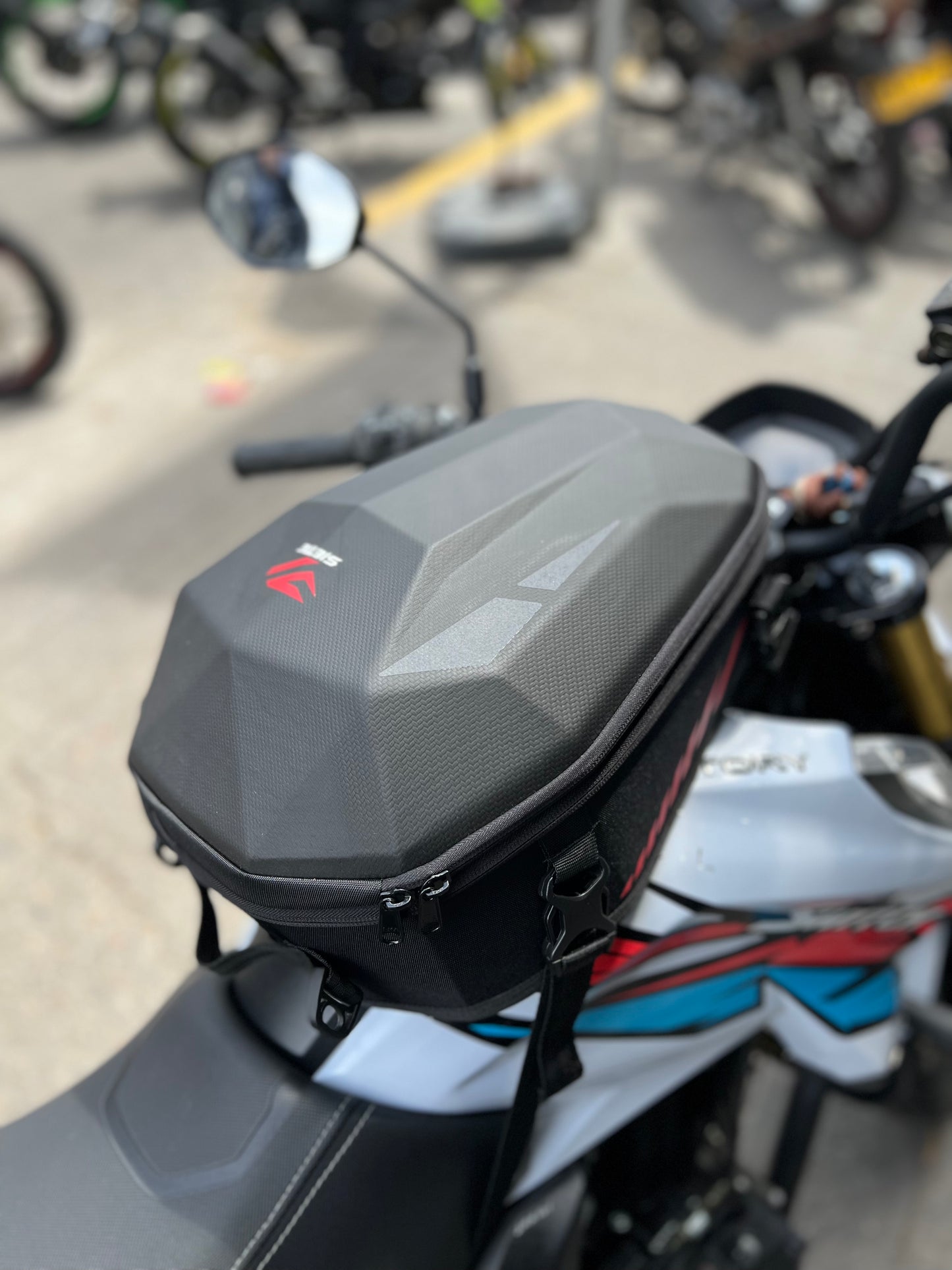 TANK BAG RIGIDO CAPACIDAD CASCO