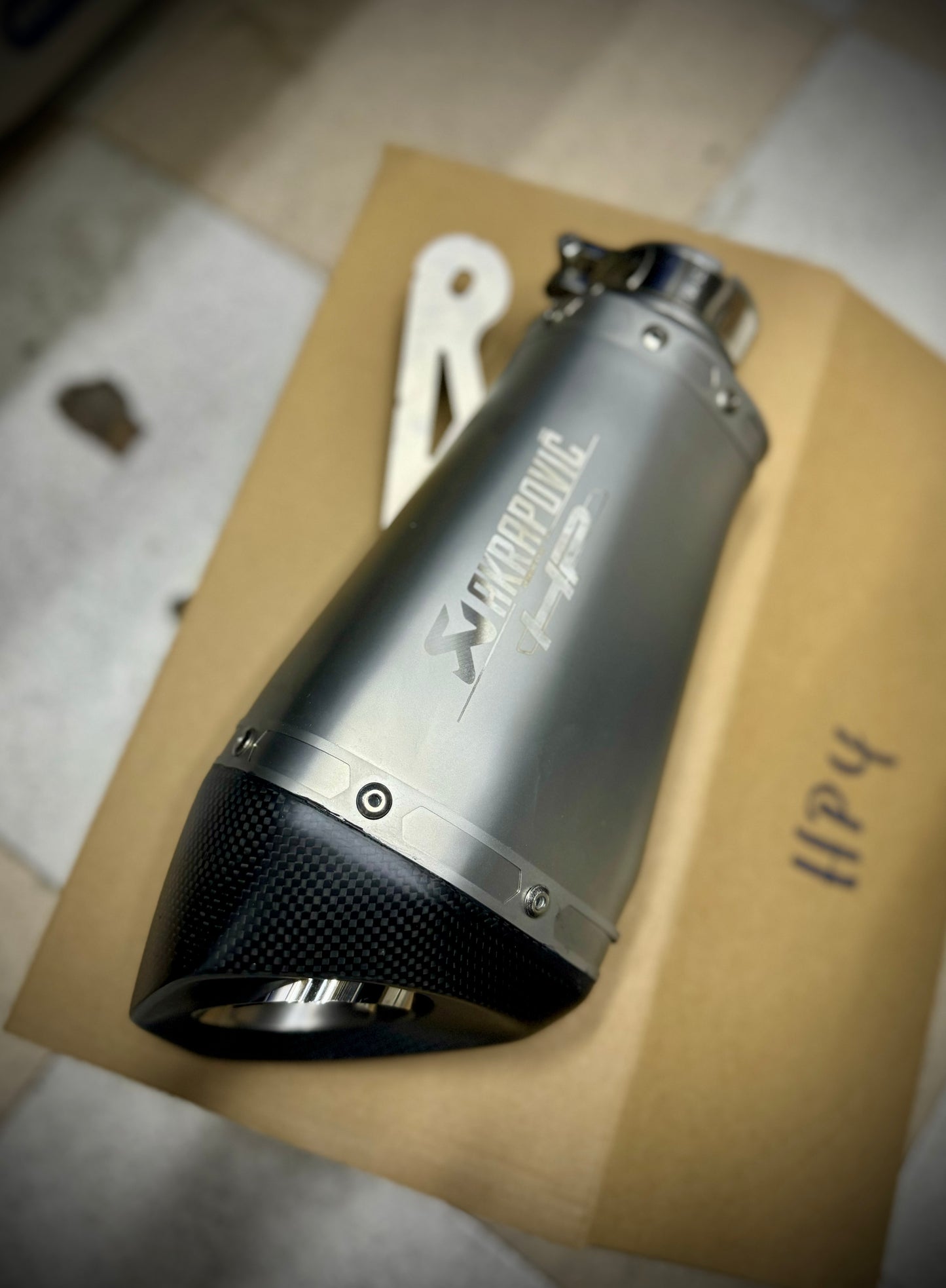 AKRAPOVIC HP4 CARBONO
