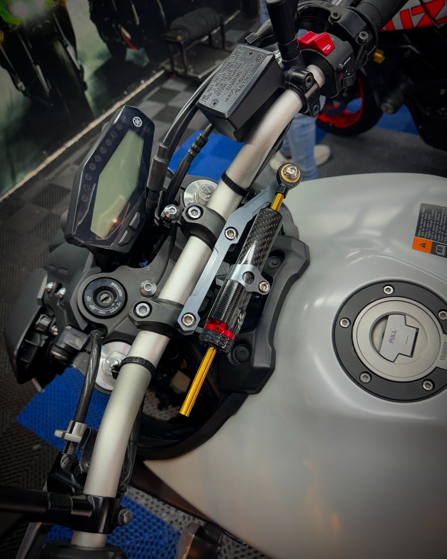 ESTABILIZADOR DE DIRECCION YAMAHA MT09 V1-V2