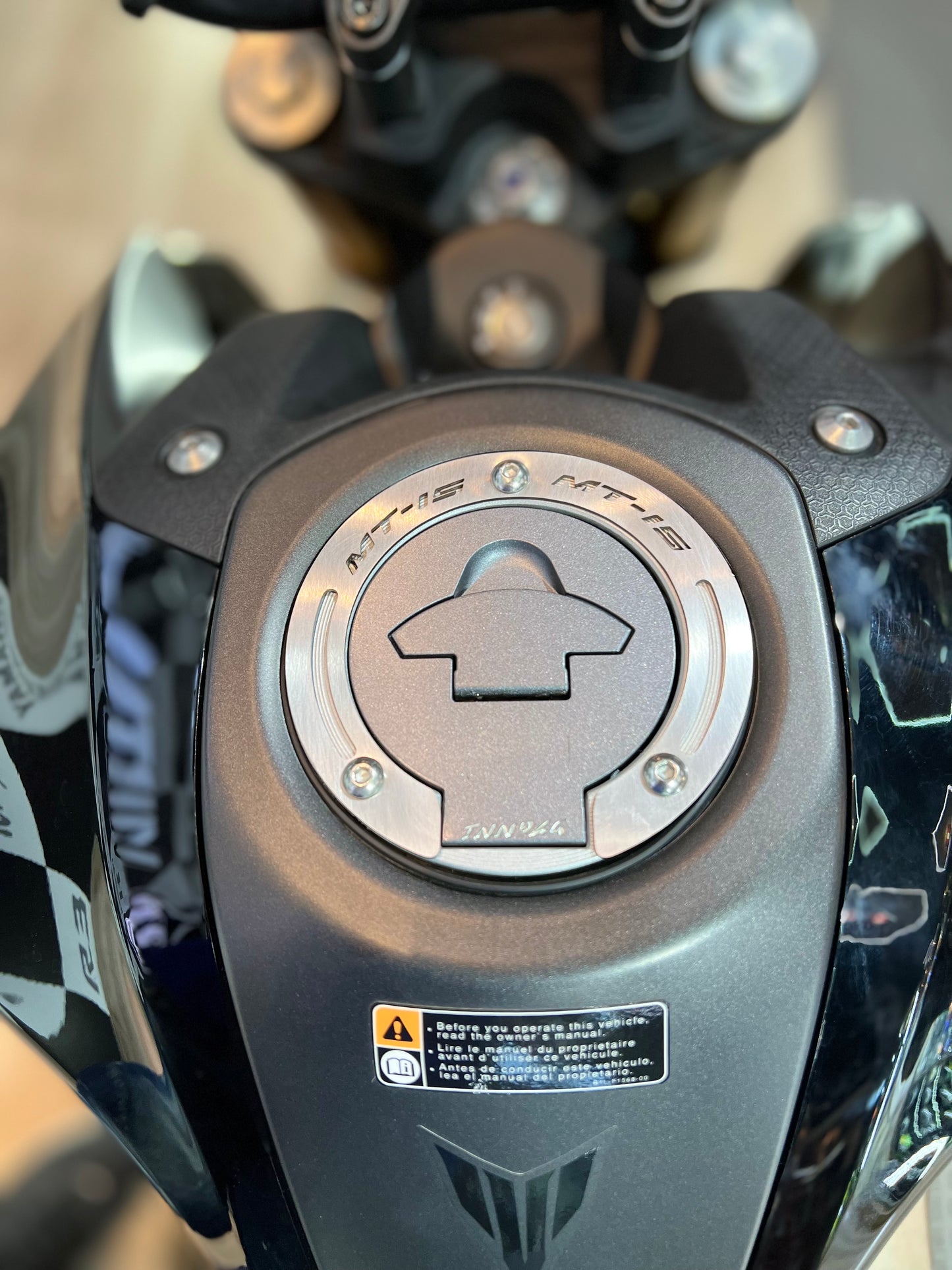 LUJO TAPA TANQUE YAMAHA MT15