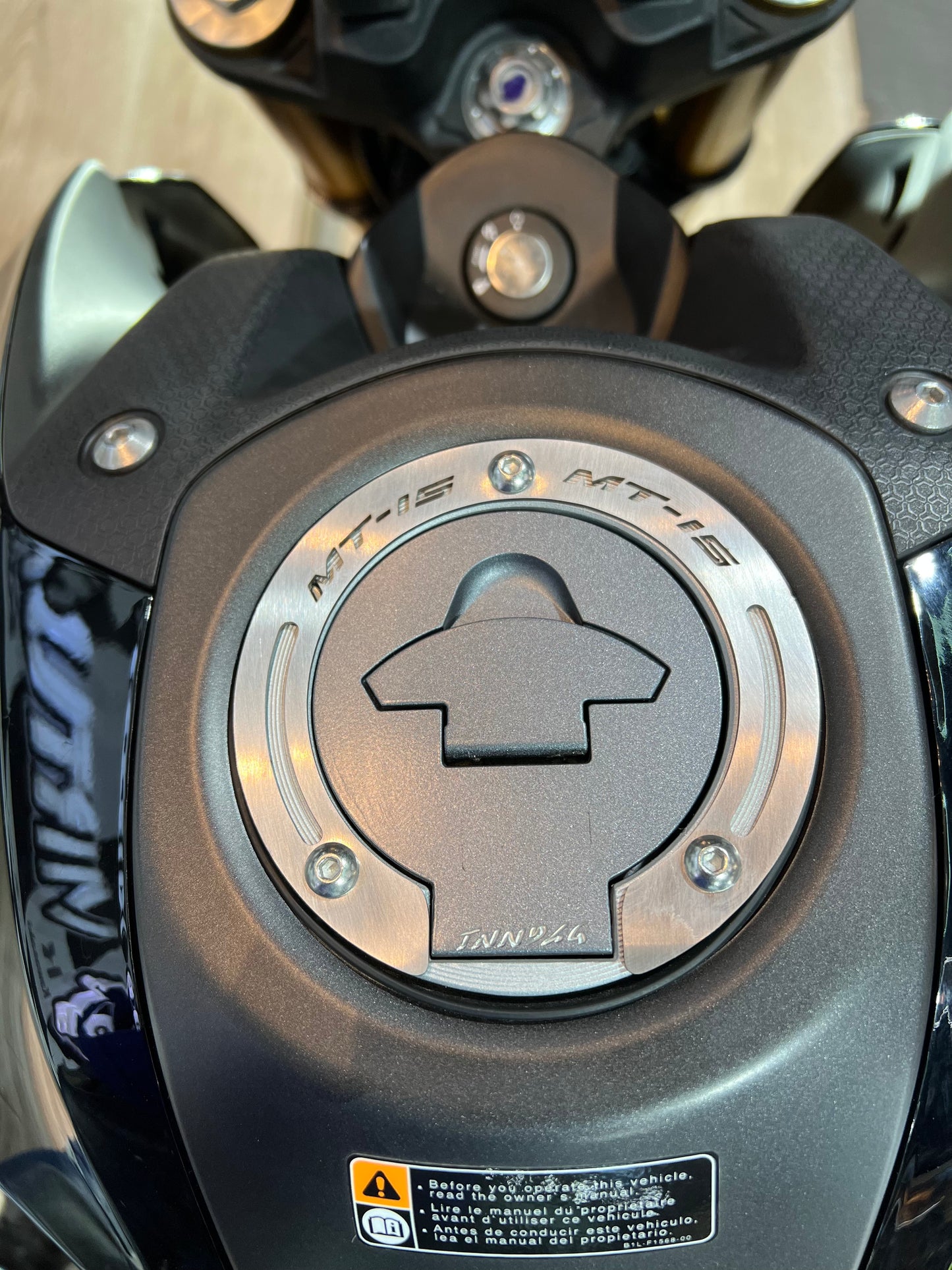 LUJO TAPA TANQUE YAMAHA MT15