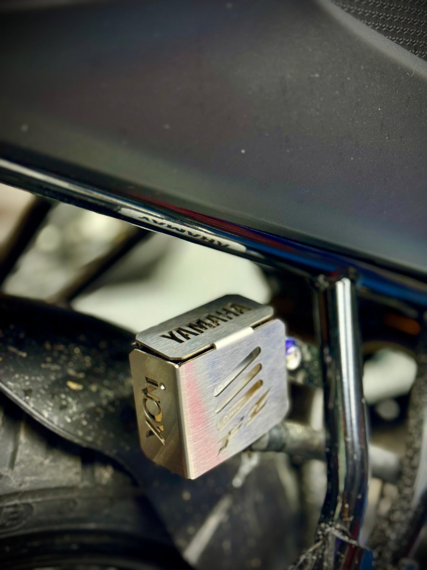 PROTECTOR BOMBA DE FRENO TRASERA YAMAHA FZ3.0