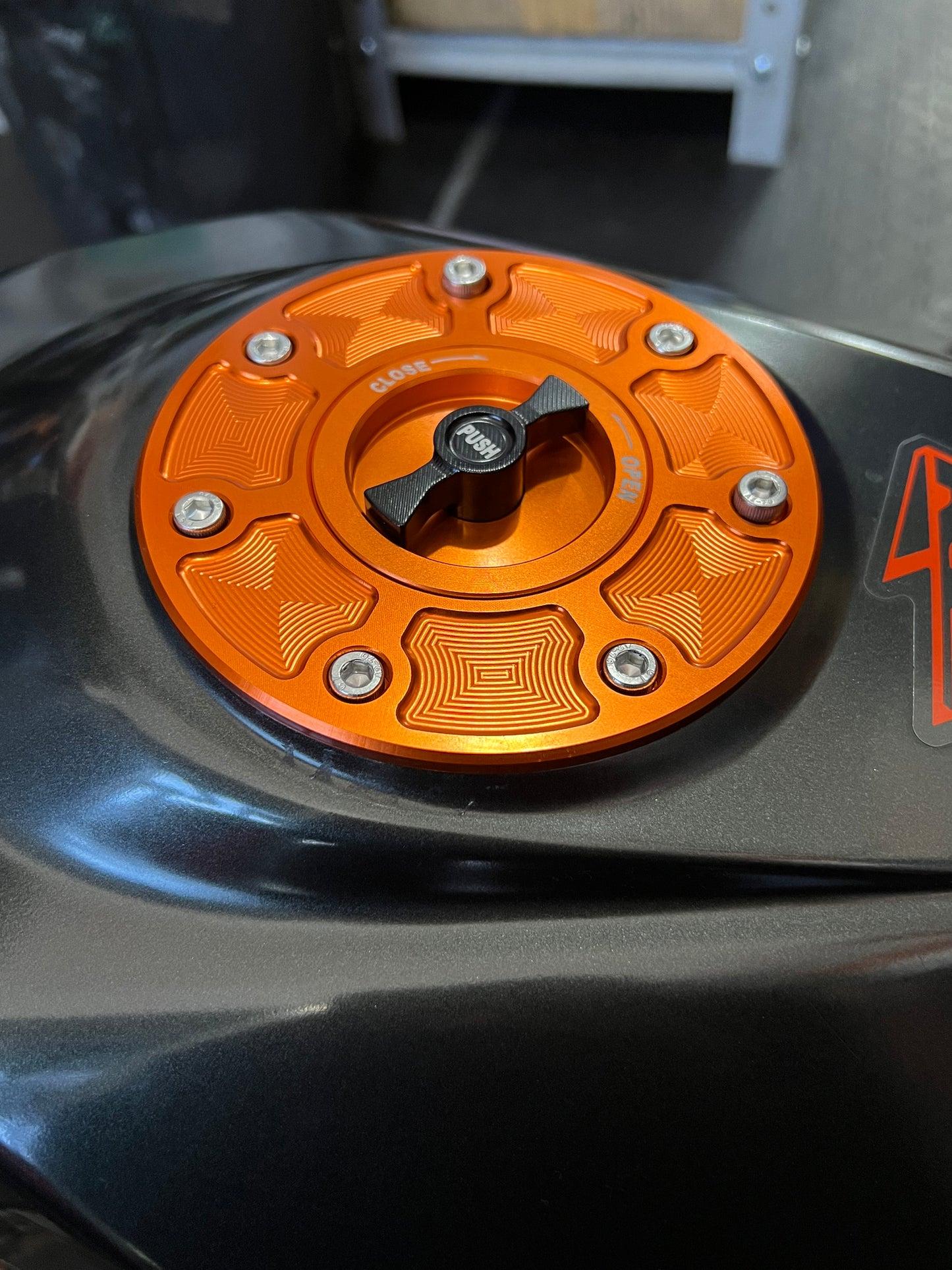 TAPA DEPOSITO GASOLINA KTM