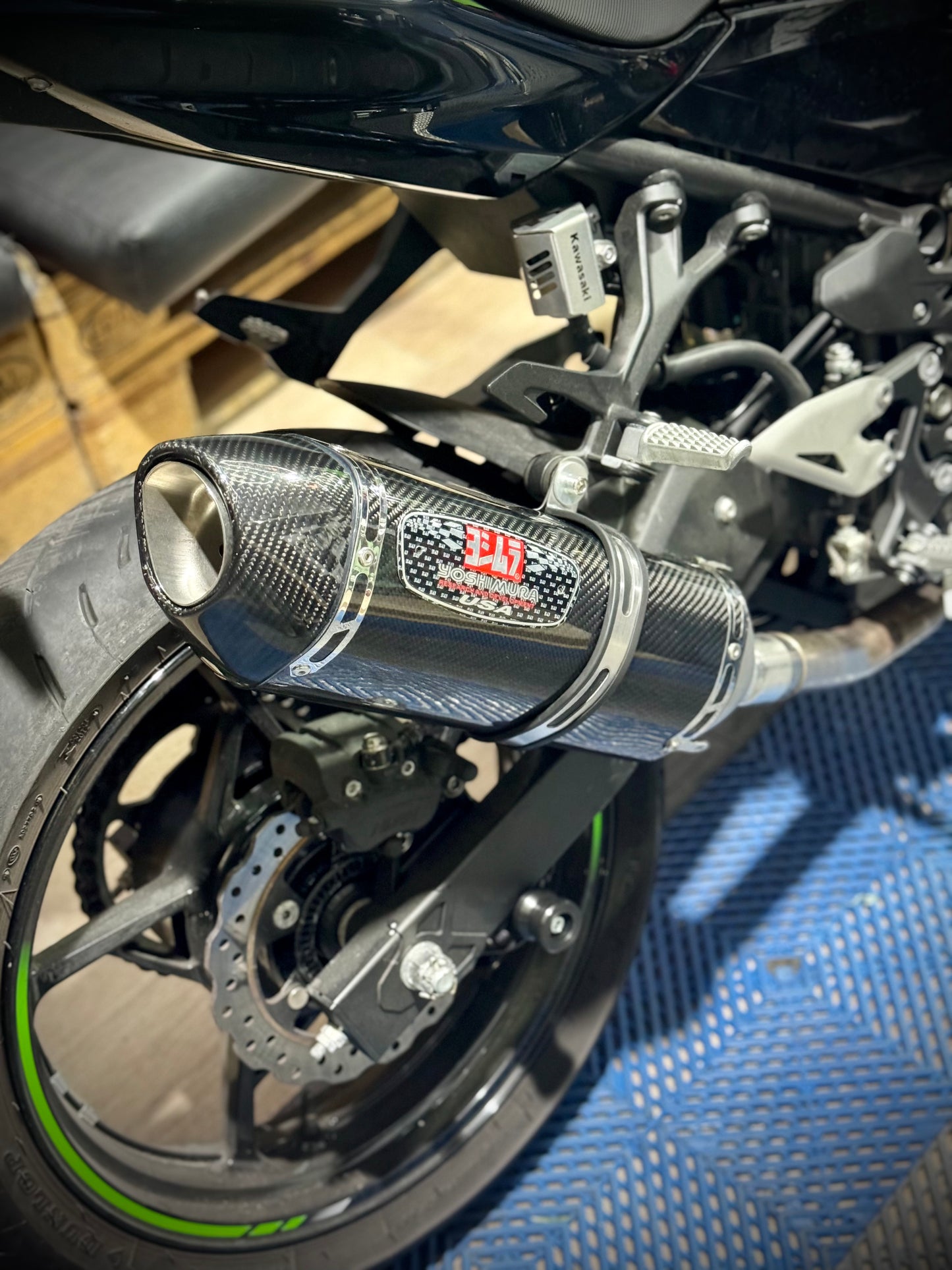EXOSTO YOSHIMURA R77