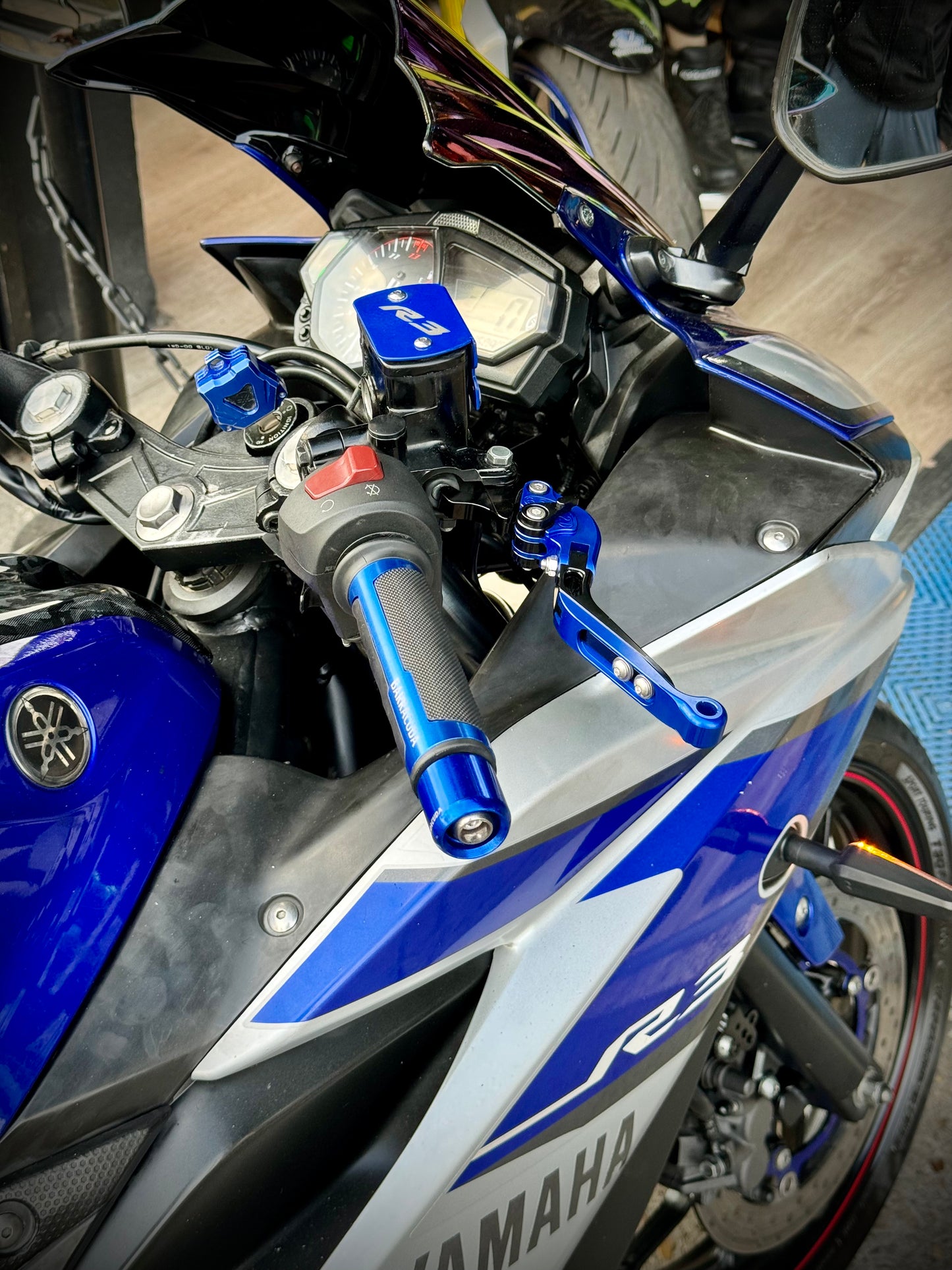 MANIGUETAS ABATIBLES YAMAHA R3