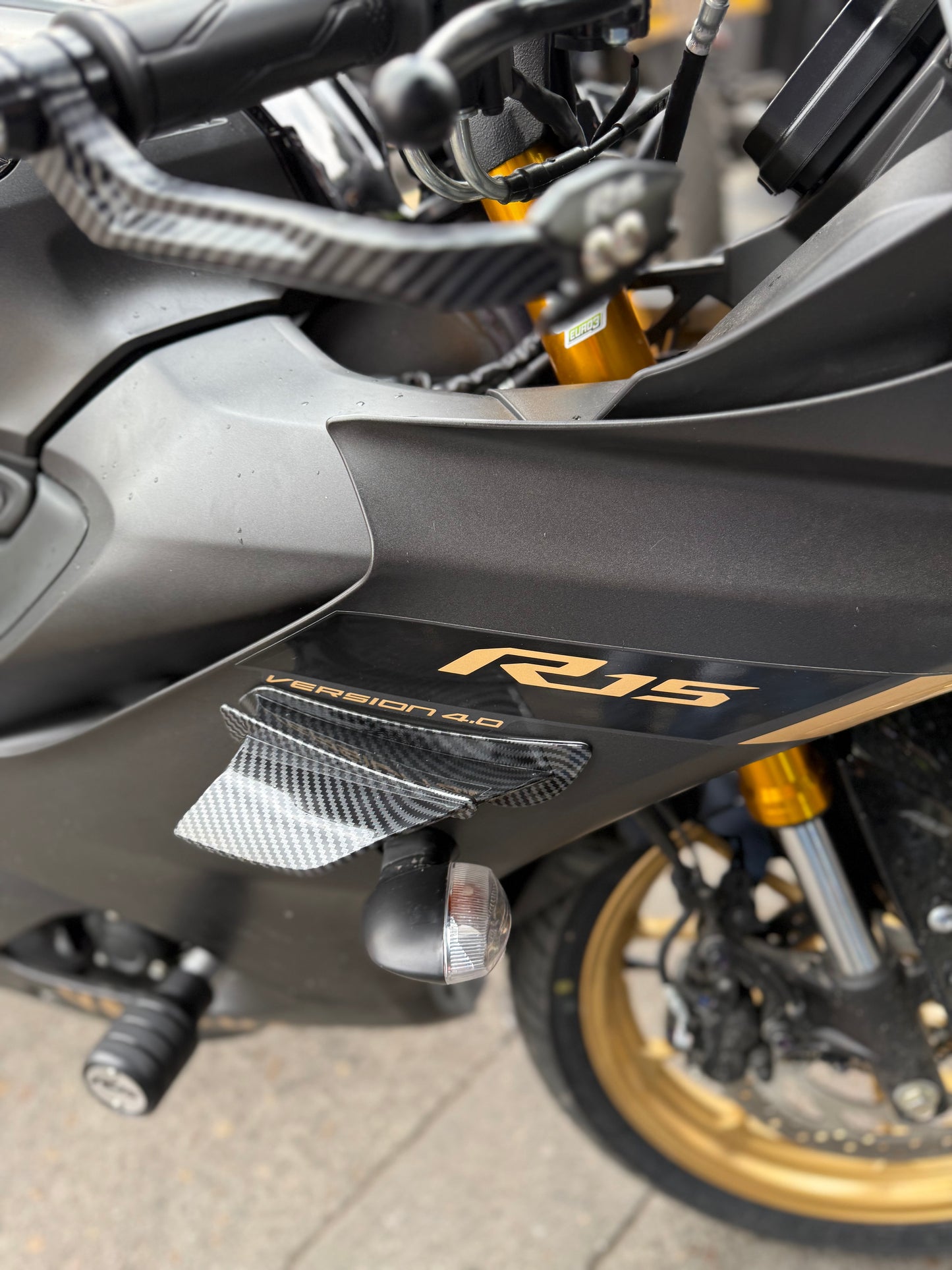 ALERONES CARBON YAMAHA R15V4