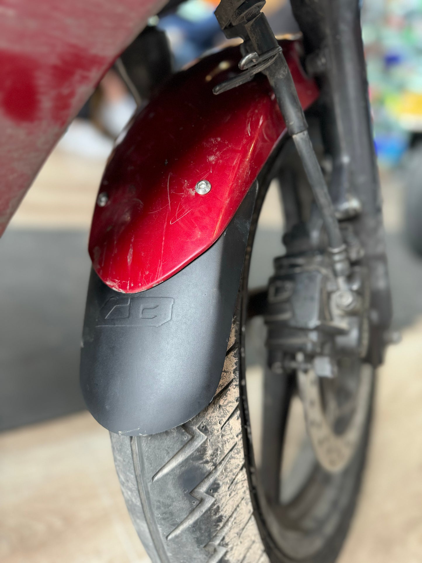 EXTENSOR DE GUARDABARRO DELANTERO HONDA CBR250