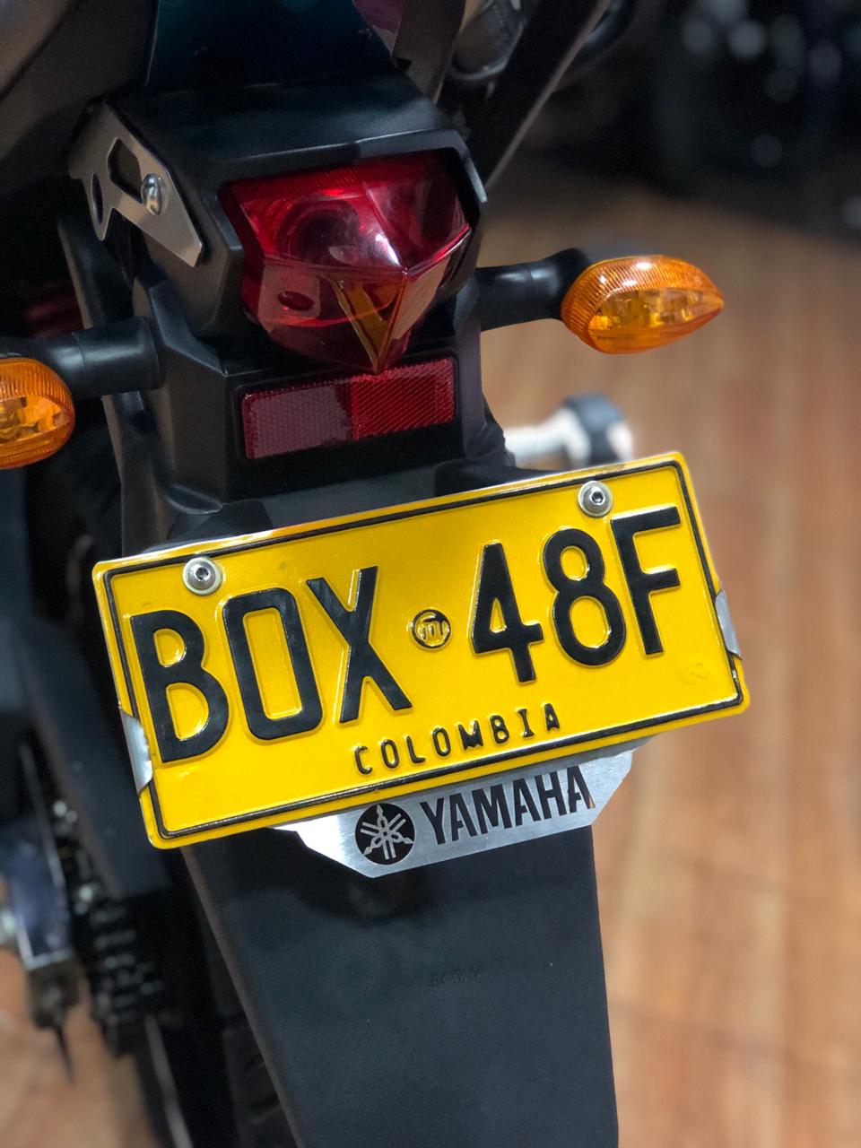 PROTECTOR DE PLACA YAMAHA FZ2.0