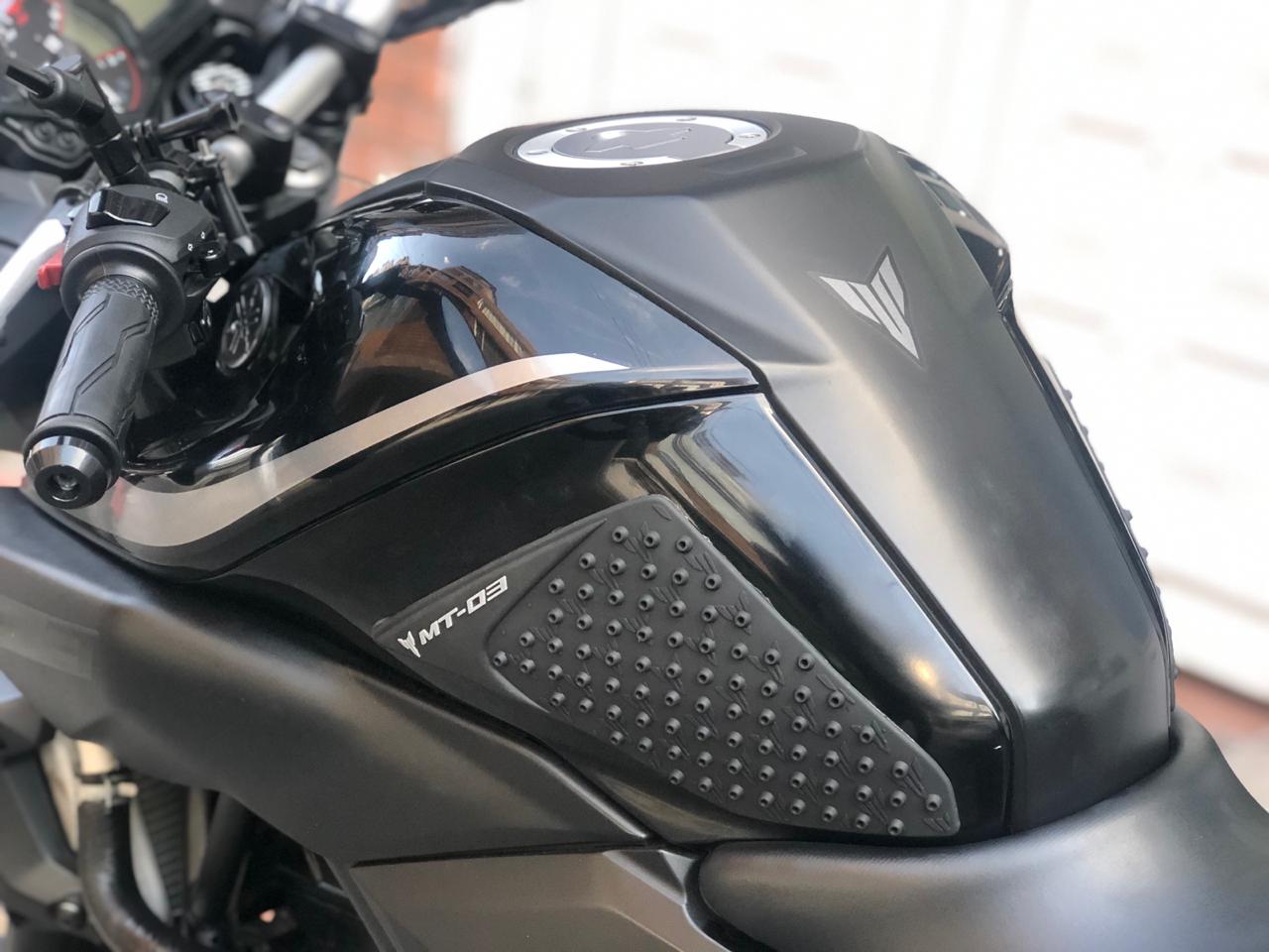 PROTECTORES DE TANQUE STOMP GRIPS YAMAHA MT03