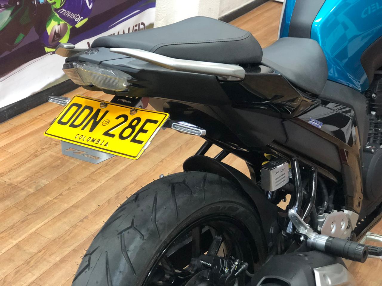 FENDER ELIMINATOR YAMAHA FZ250