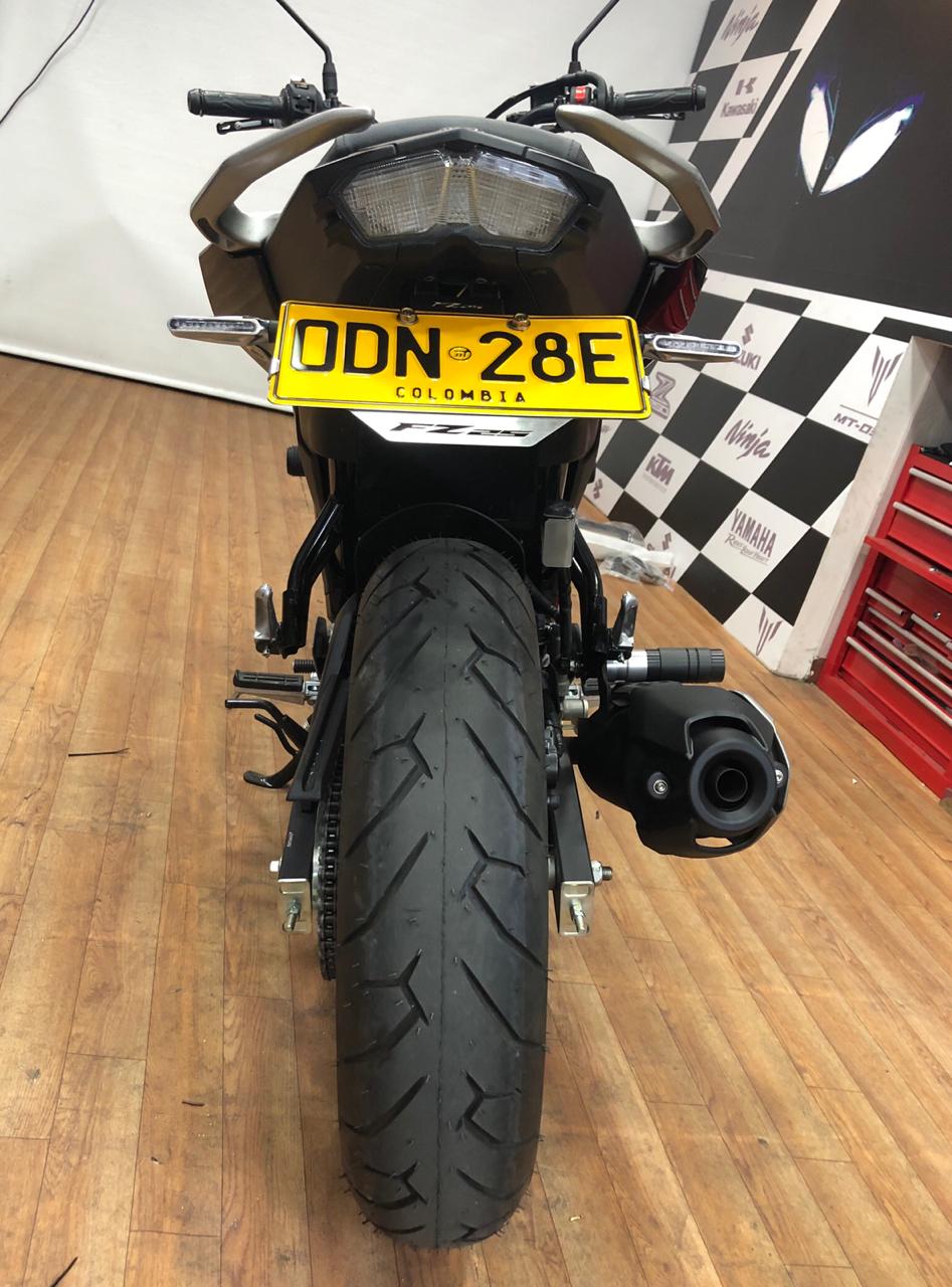 FENDER ELIMINATOR YAMAHA FZ250