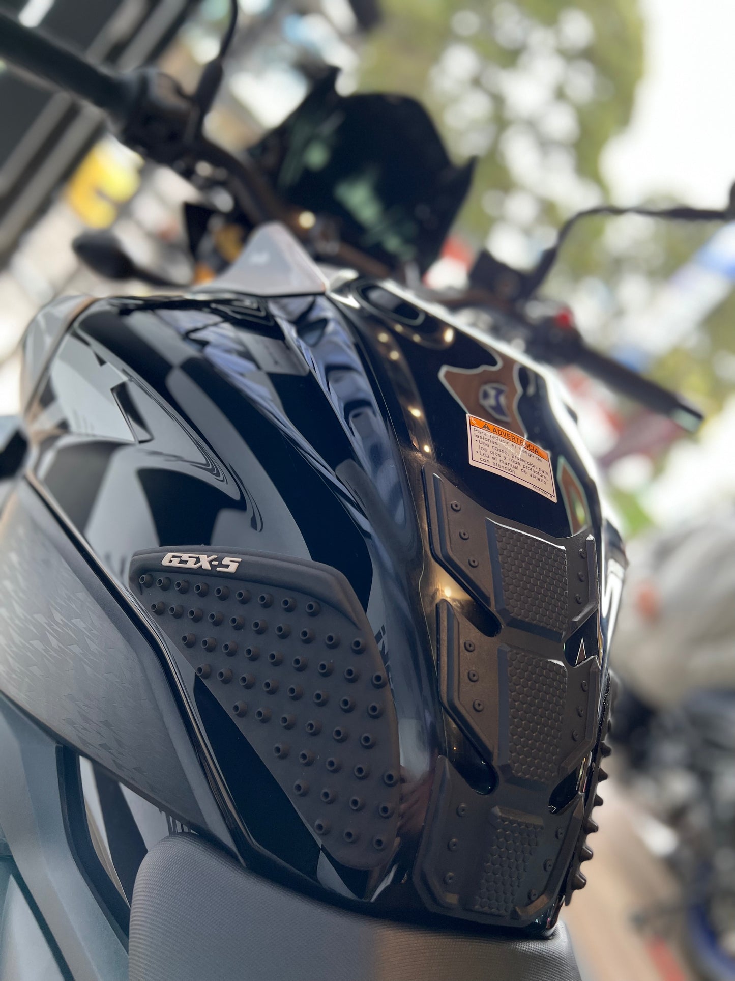 STOMP GRIPS SUZUKI GSXS 750