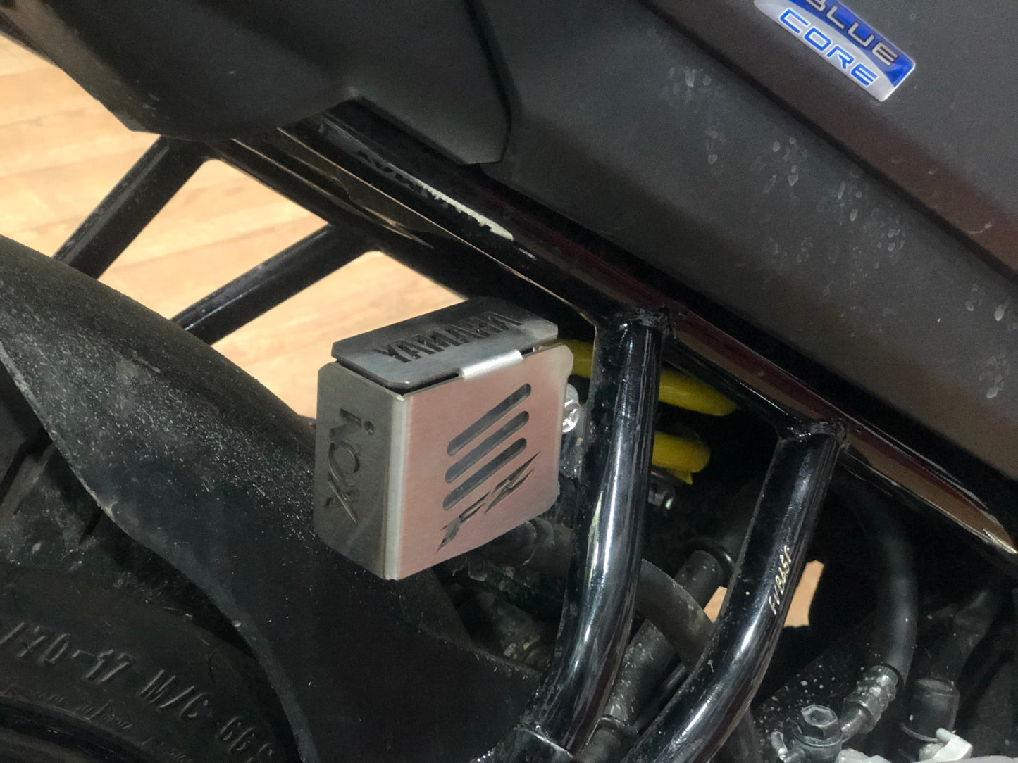 PROTECTOR BOMBA DE FRENO TRASERA YAMAHA FZ250