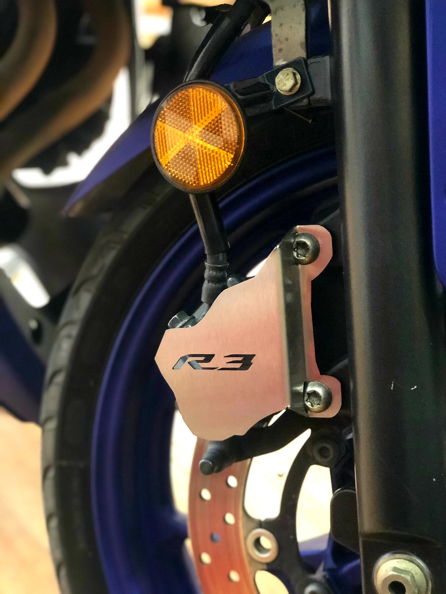 PROTECTOR DE CALIPER YAMAHA R3
