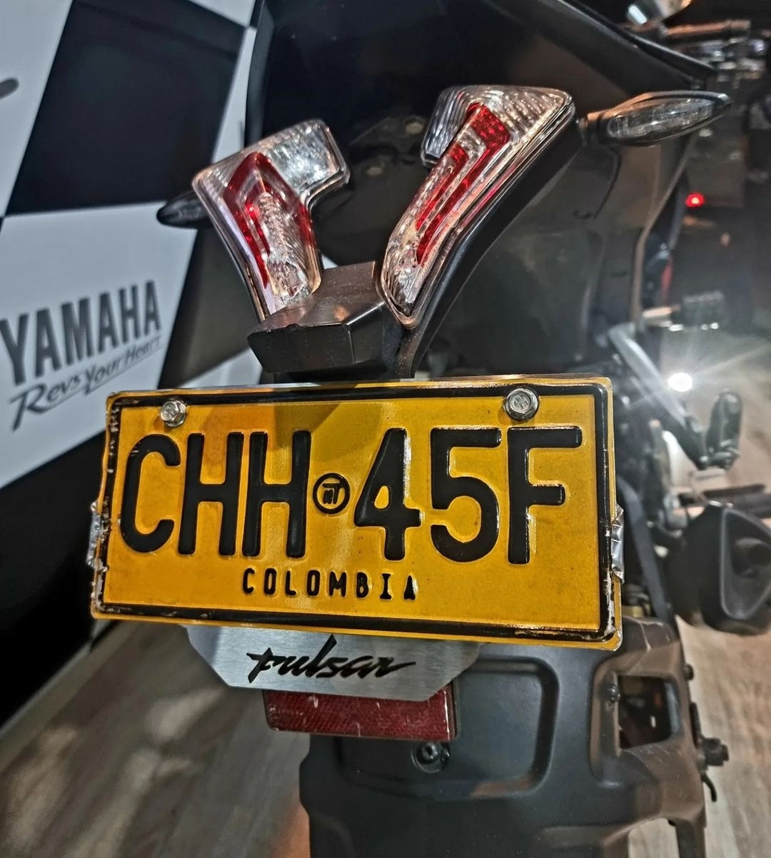 PROTECTOR DE PLACA PULSAR RS200