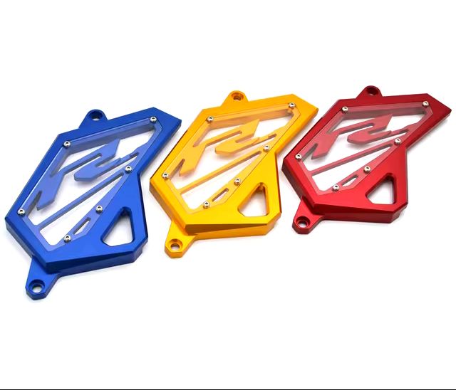 LUJO TAPA PIÑON YAMAHA R3
