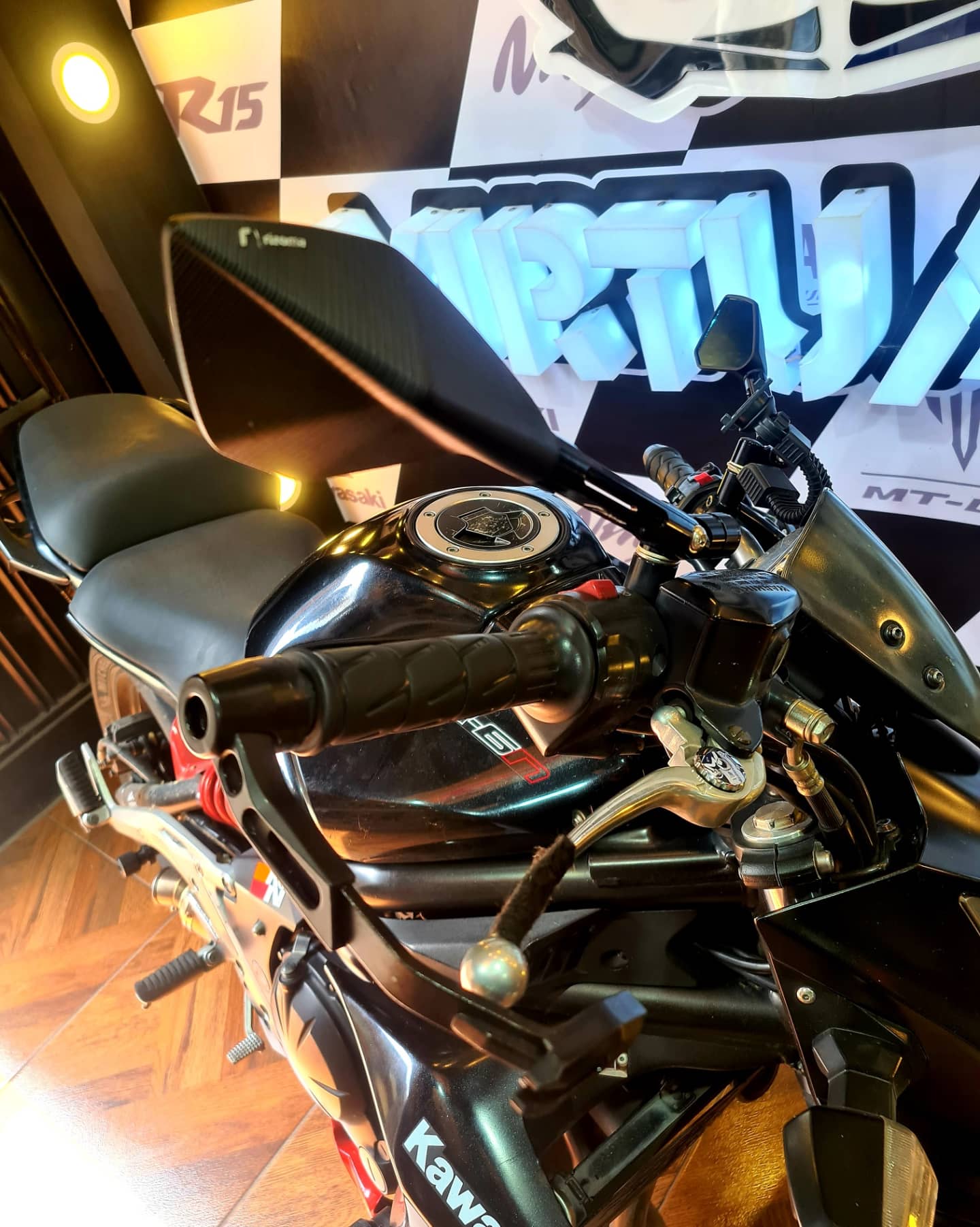 ESPEJOS RIZOMA 5 PUNTAS KAWASAKI ER6N