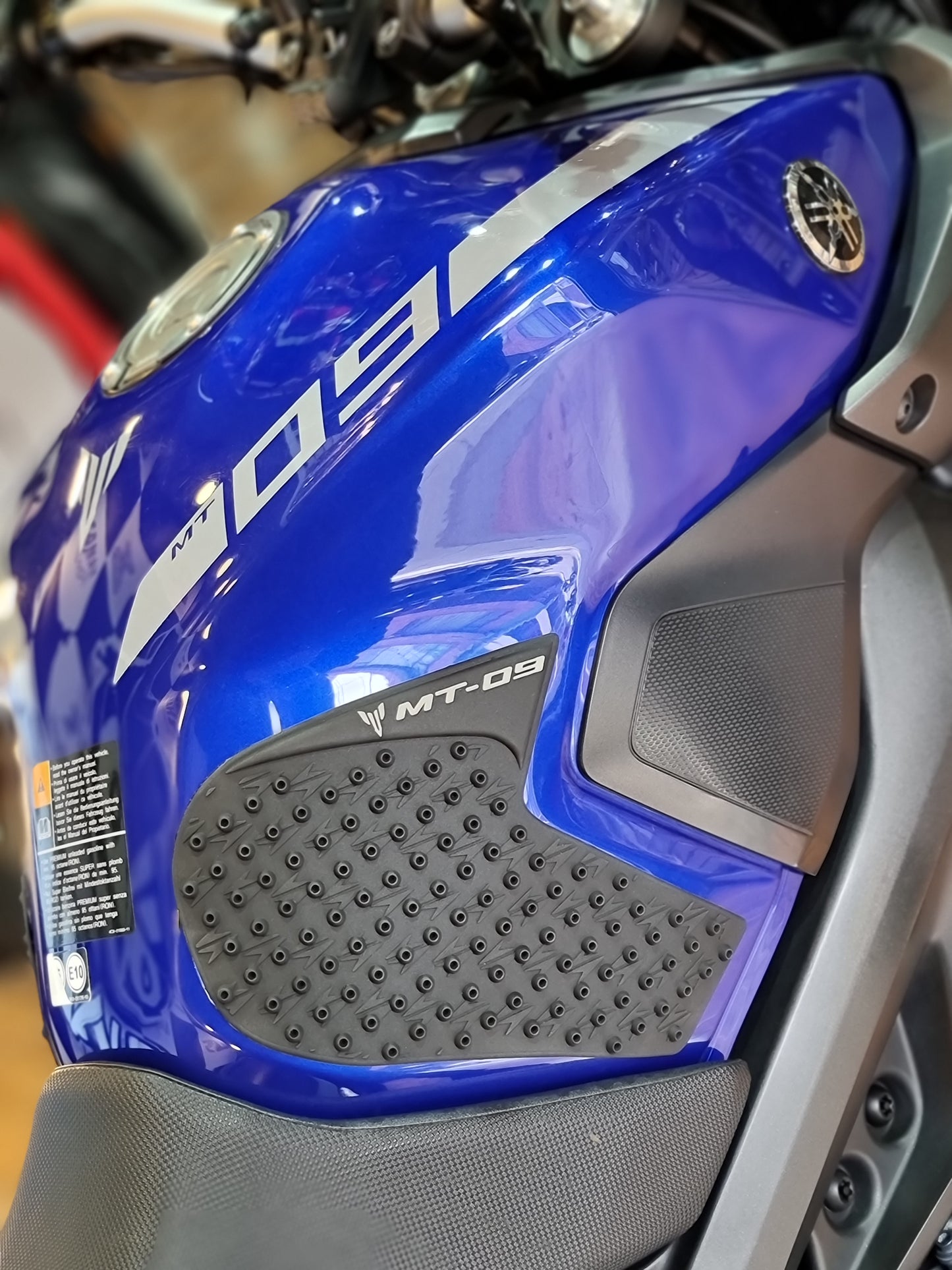 STOMP GRIPS MT09 V1-V2