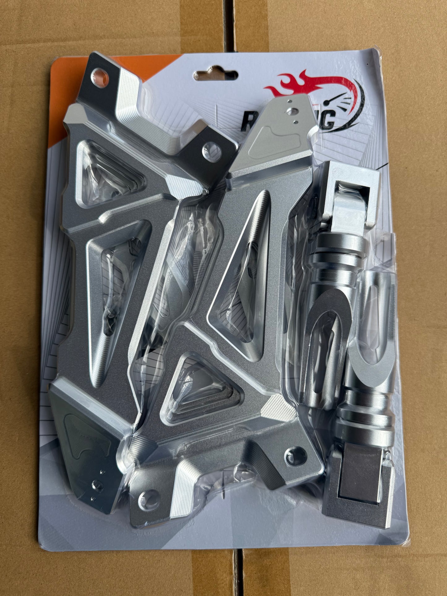 POSAPIES TRASEROS DE LUJO YAMAHA R15V3