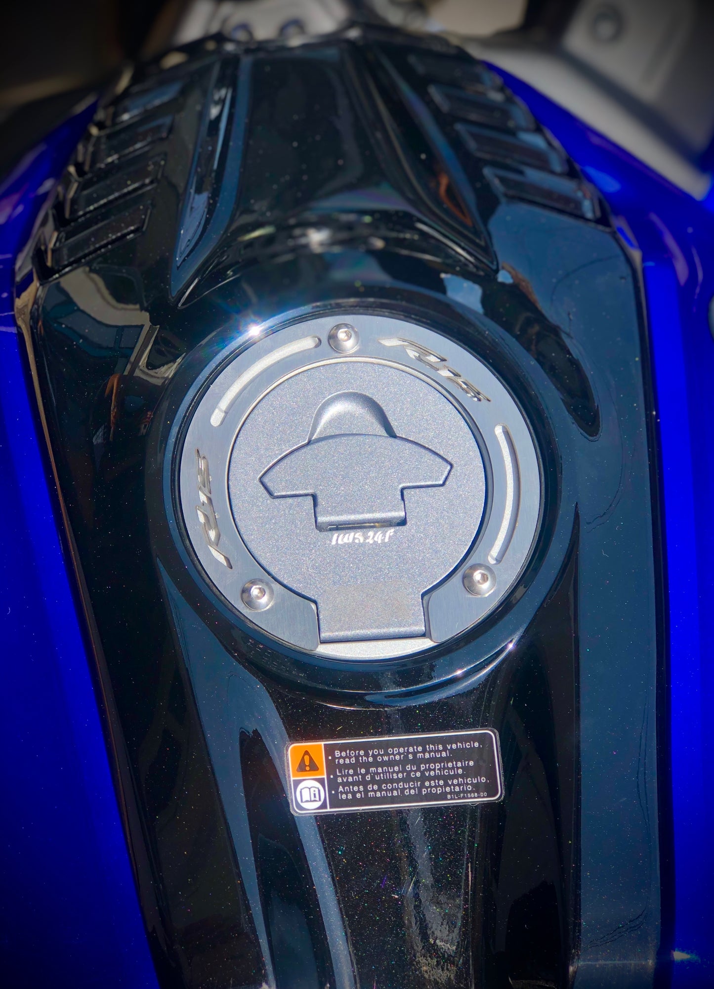 LUJO TAPA TANQUE YAMAHA R15V4