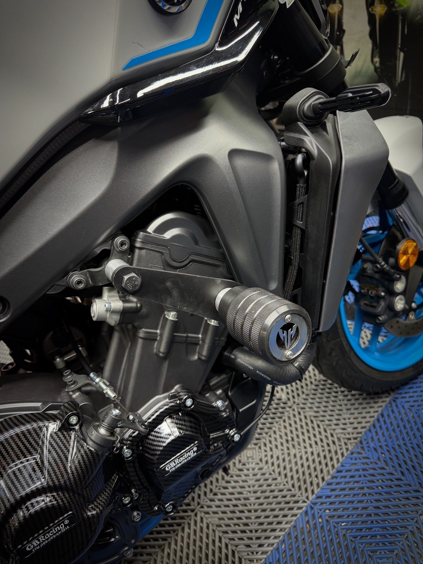 SLIDERS YAMAHA MT09 V4