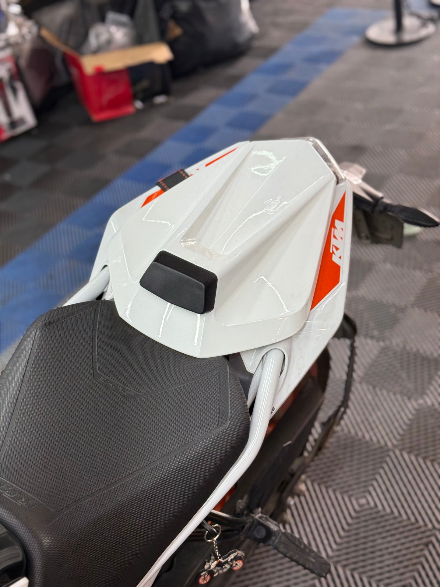 SOLO SEAT KTM DUKE 200-250-390NG