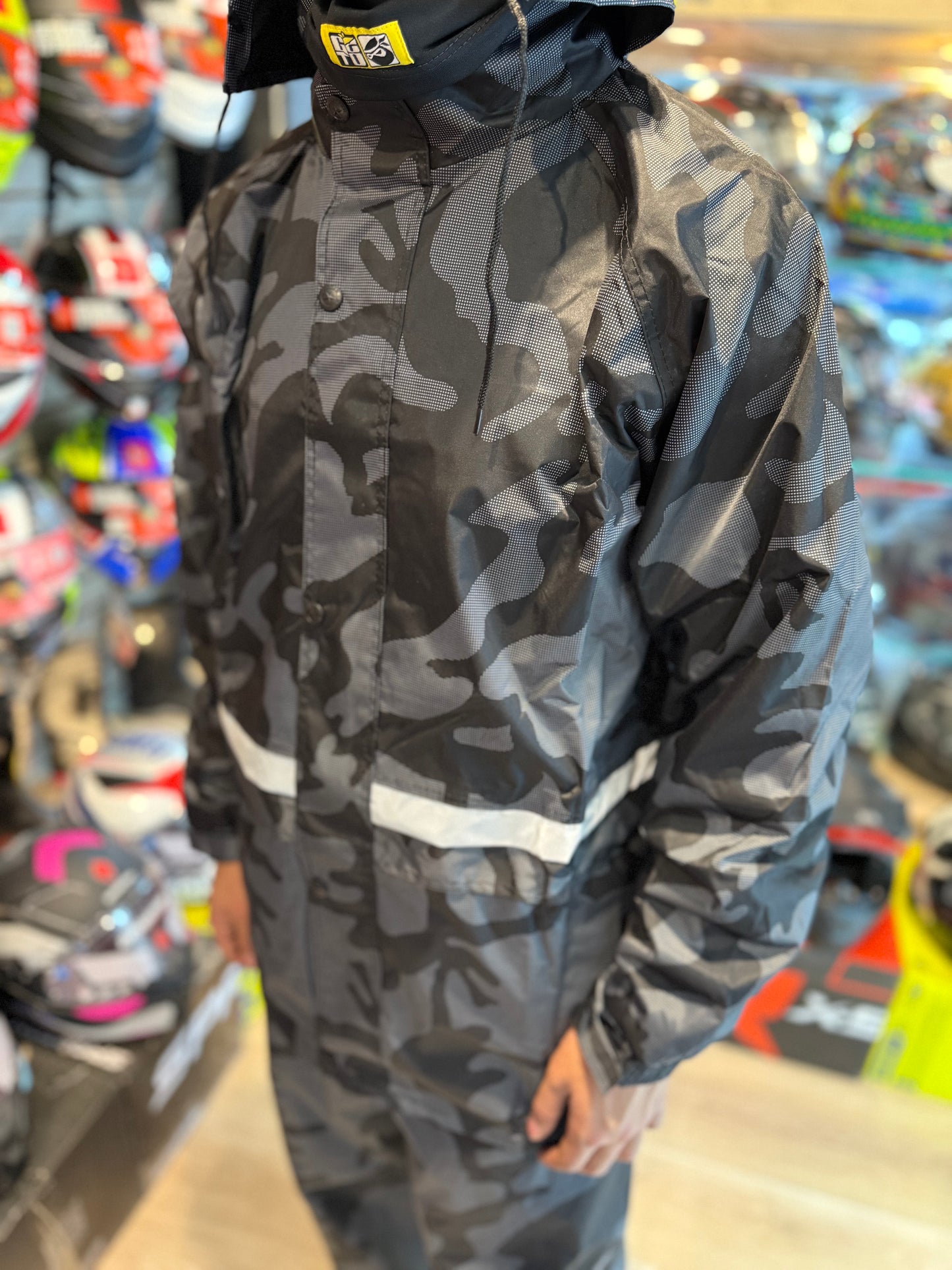IMPERMEABLE CAMUFLADO