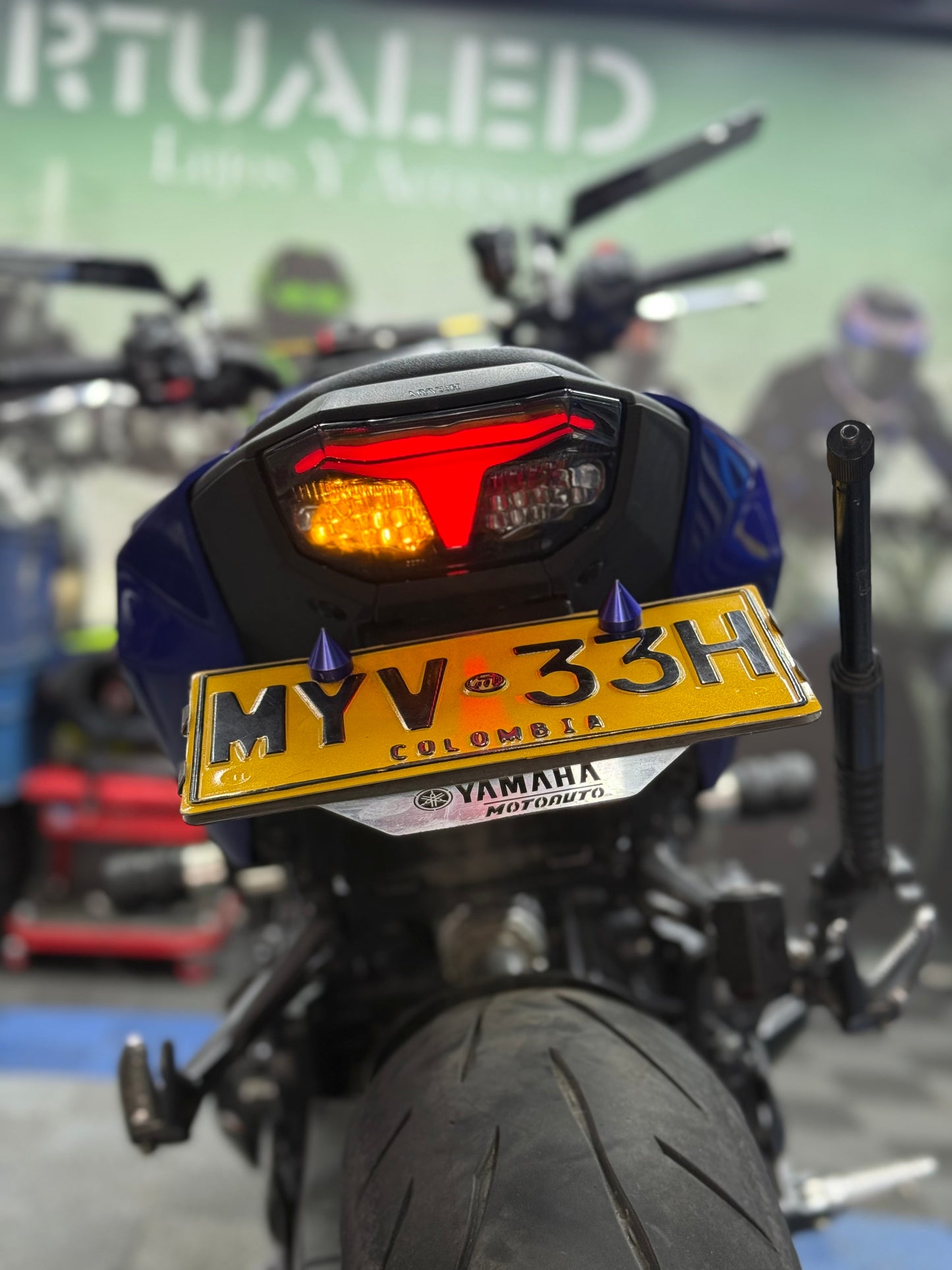 STOP INTEGRADO YAMAHA MT09 V4