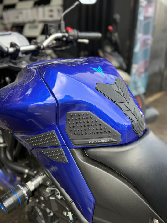 PROTECTORES DE TANQUE STOMP GRIPS YAMAHA MT03 V2