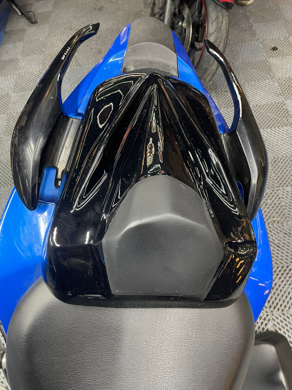 SOLO SEAT SUZUKI GIXXER250-250SF