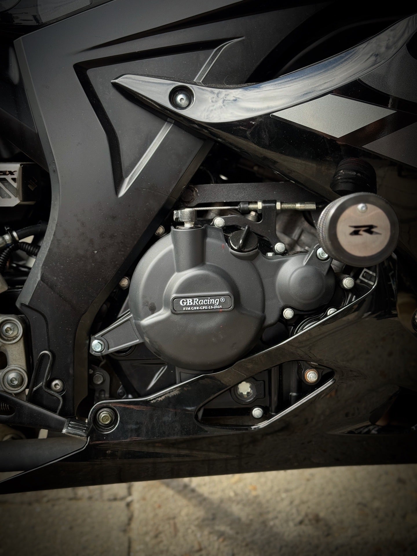 SLIDERS CUBIERTA DE MOTOR SUZUKI GSXR150