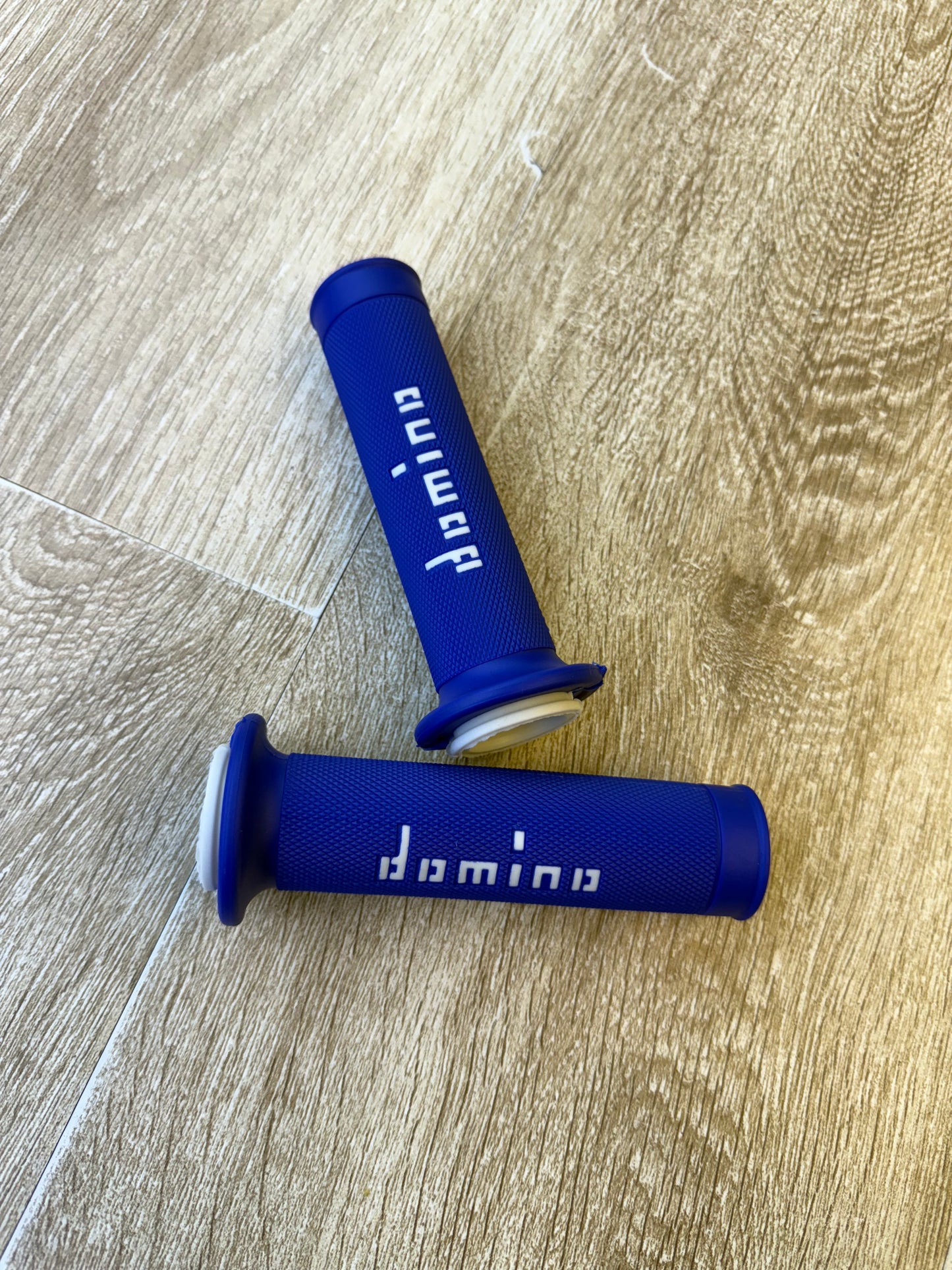 GRIPS DOMINO GAMA ALTA
