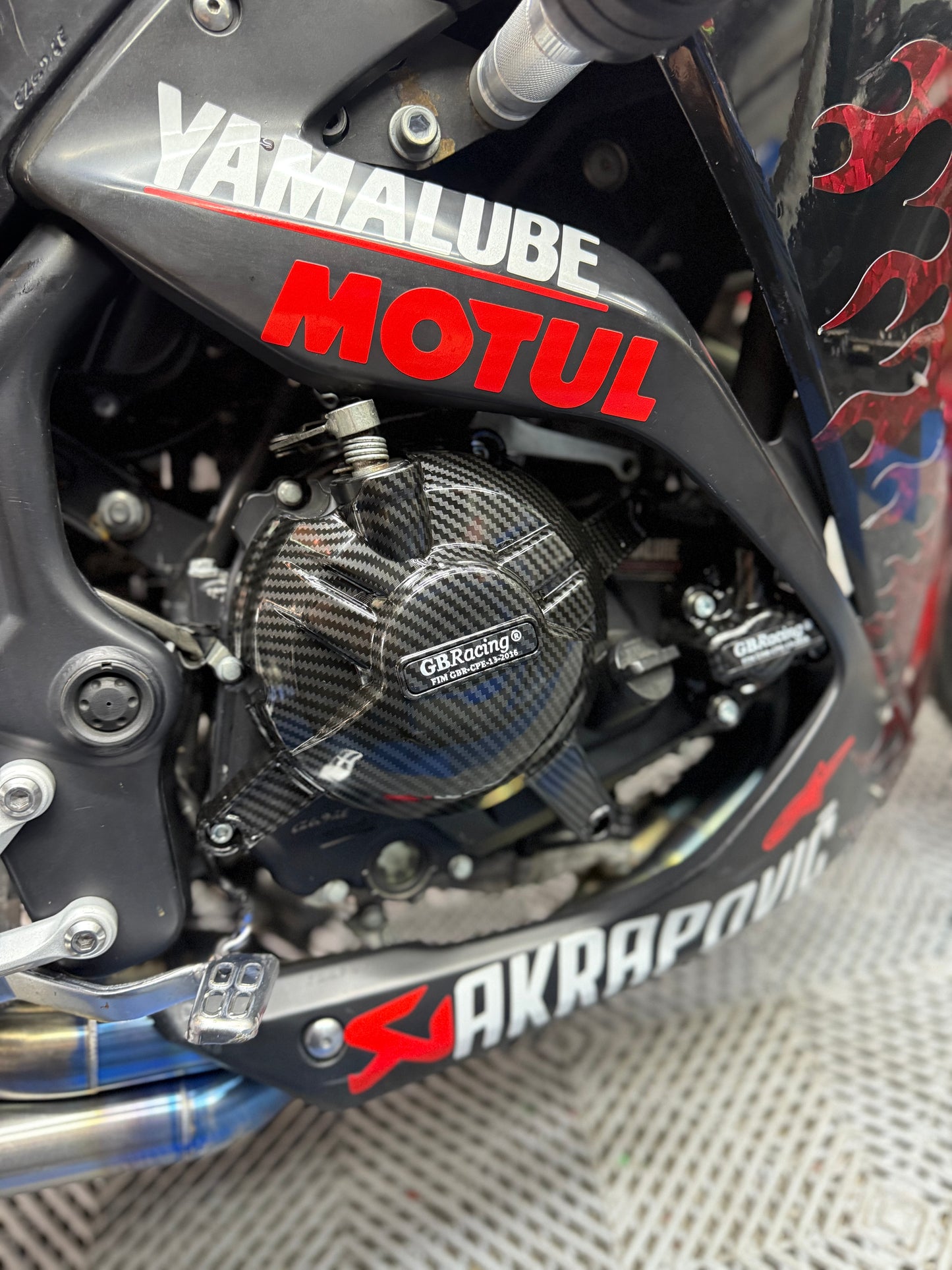 SLIDERS CUBIERTA DE MOTOR YAMAHA R3-MT03
