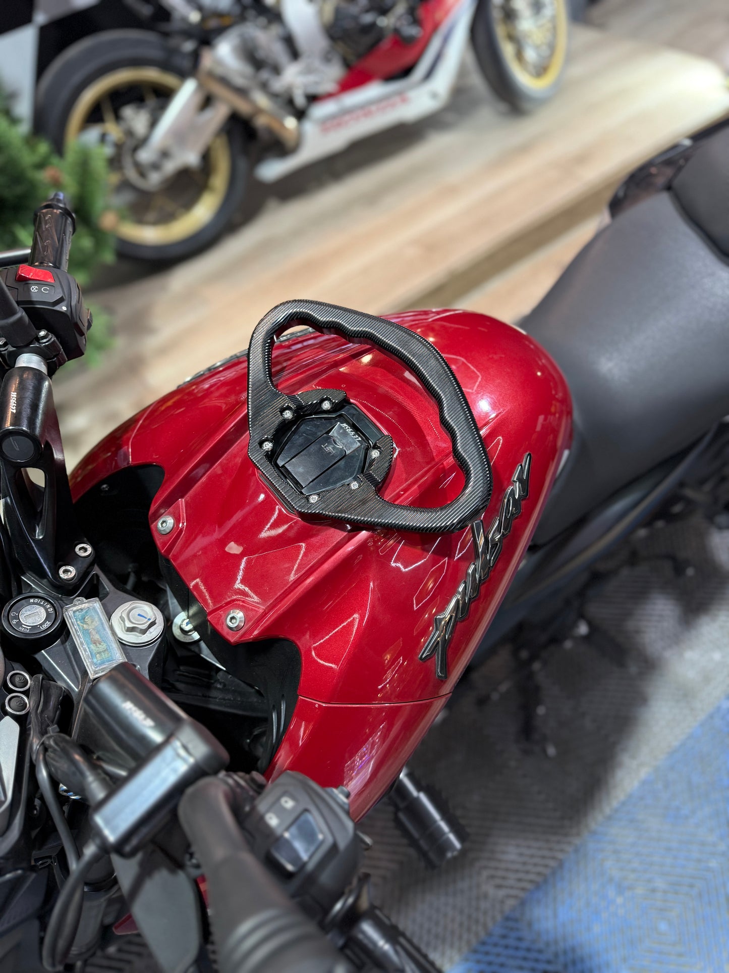 AGARRADERA DE TANQUE PULSAR/DOMINAR