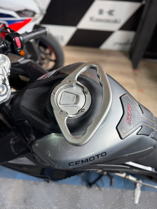 AGARRADERA TANQUE CFMOTO