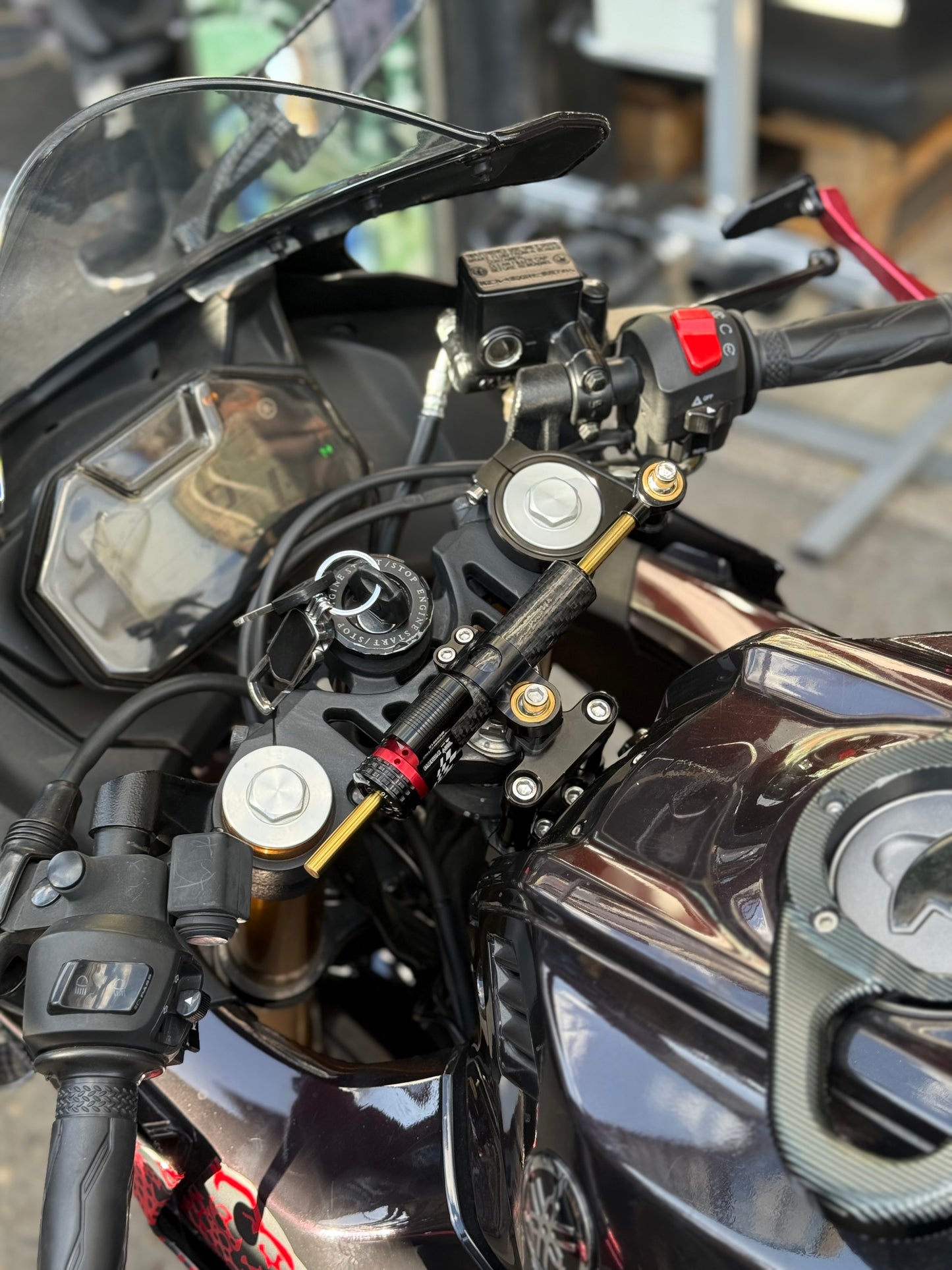 ESTABILIZADOR DE DIRECCION R15 V4