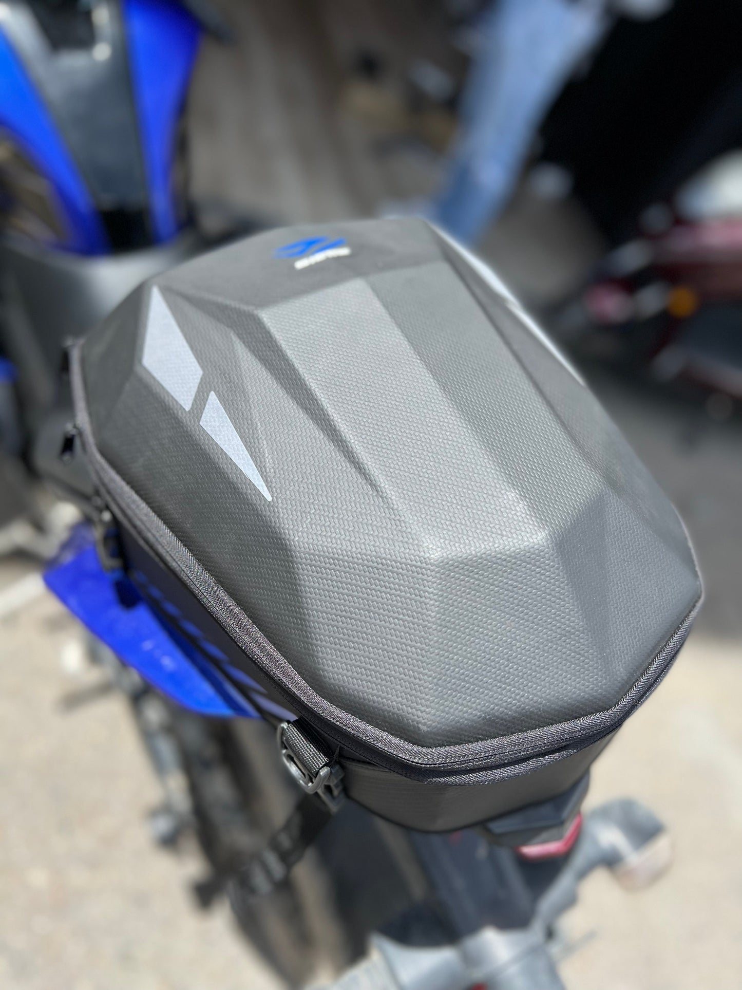 TANK BAG RIGIDO CASCO YAMAHA R15V3